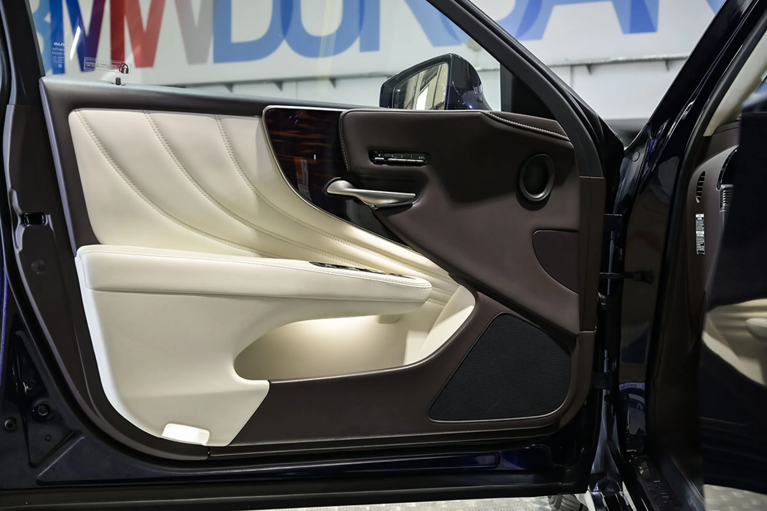 Lexus LS 500h Luxury Art Wood LWhite - Foto 25