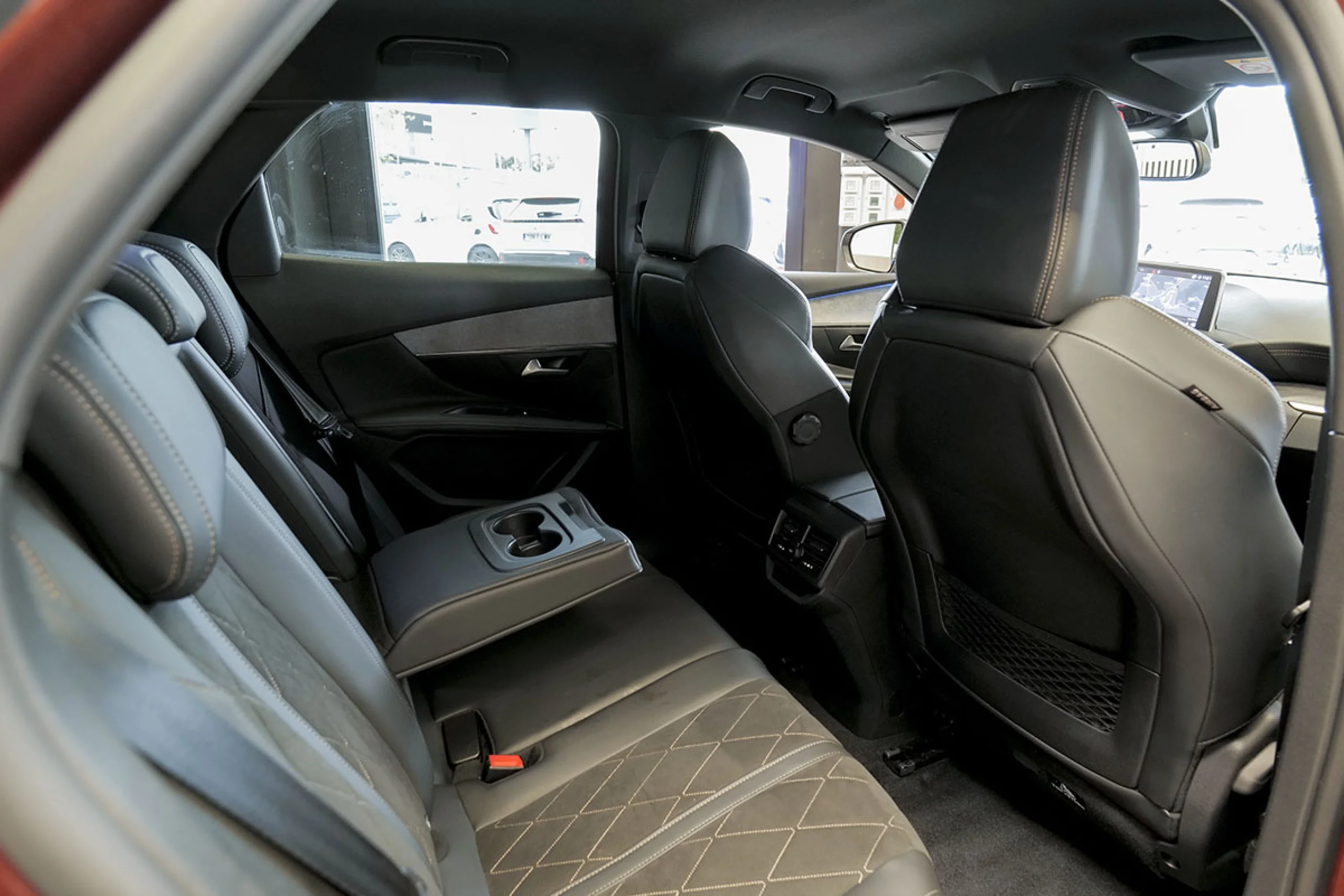 Peugeot 3008 2.0 BlueHDi 133kW 180CV SS GT EAT8 - Foto 13