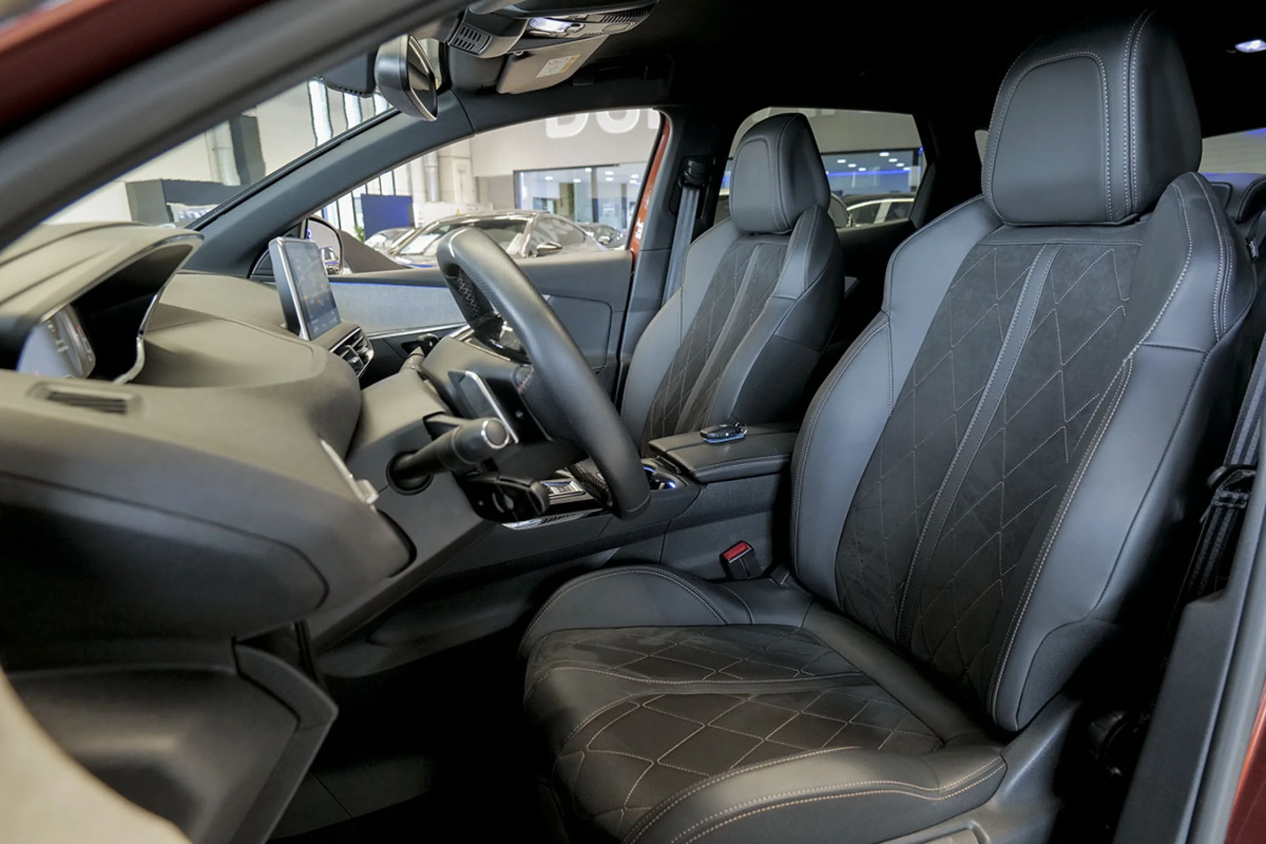 Peugeot 3008 2.0 BlueHDi 133kW 180CV SS GT EAT8 - Foto 22