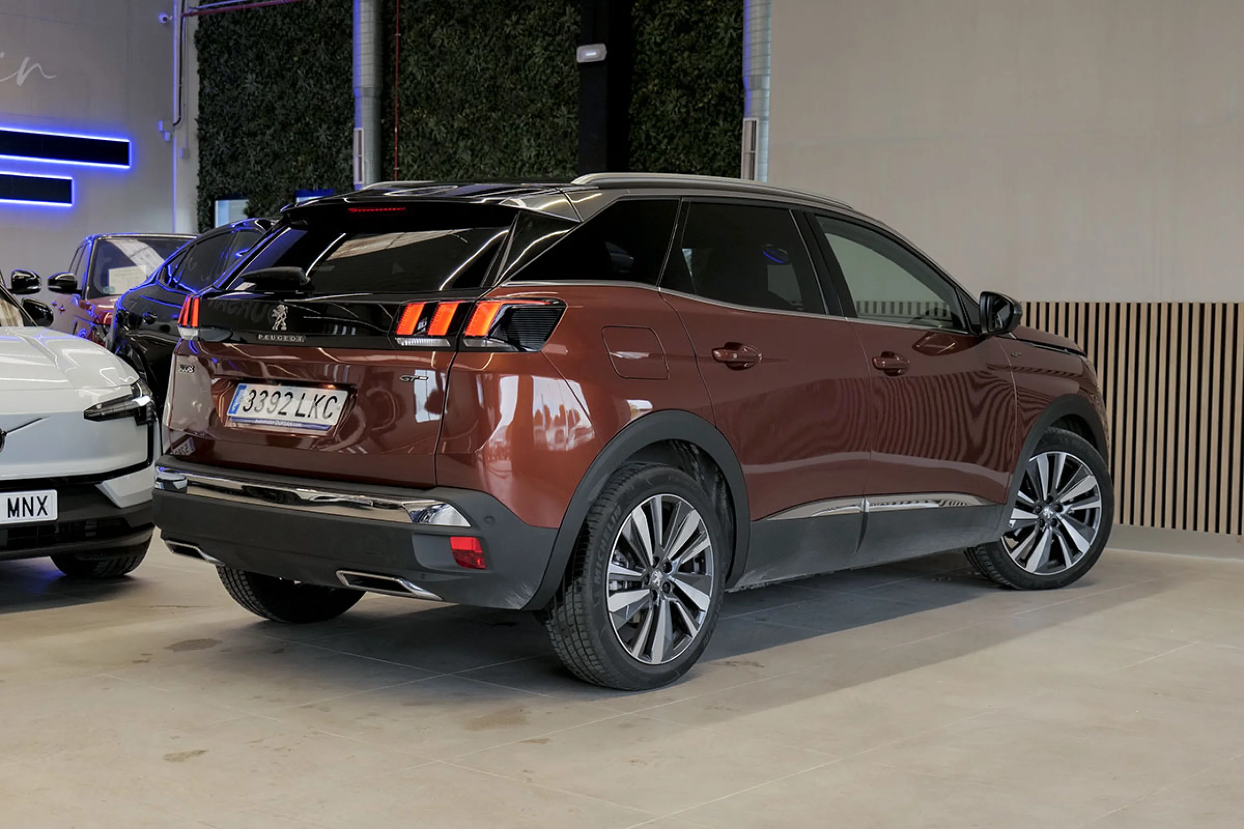 Peugeot 3008 2.0 BlueHDi 133kW 180CV SS GT EAT8 - Foto 3