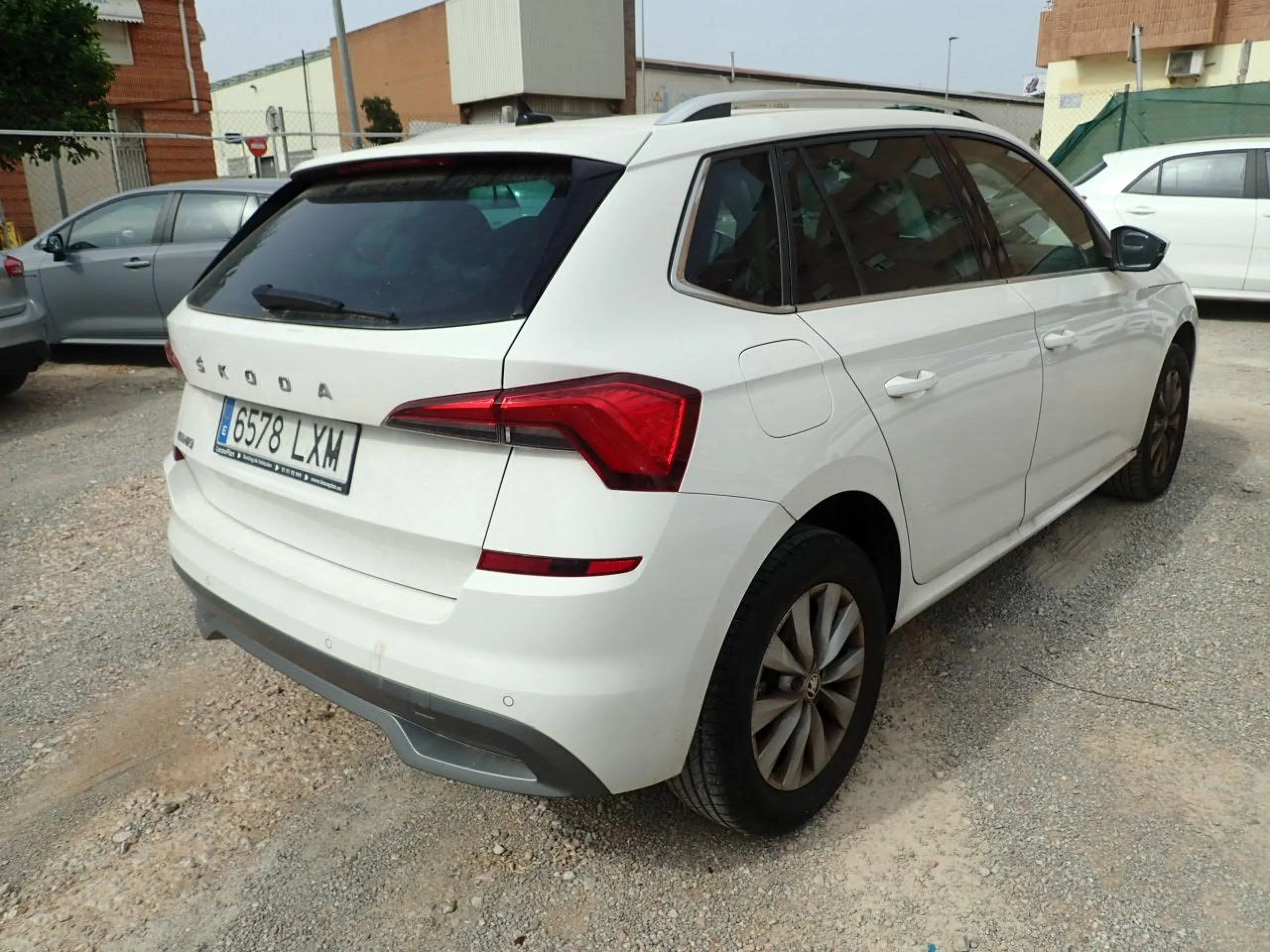 Skoda Kamiq 1.0 TSI 81kW (110CV) Emotion - Foto 3