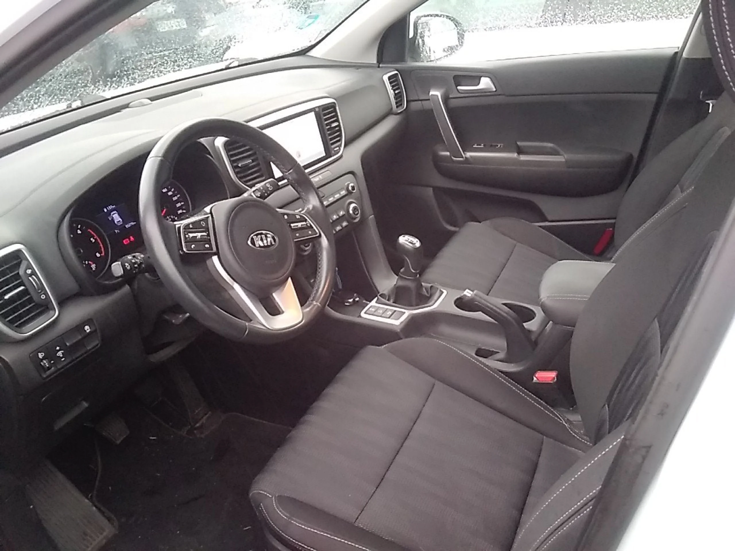 Kia Sportage 1.6 MHEV Business 100kW (136CV) 4x4 - Foto 7