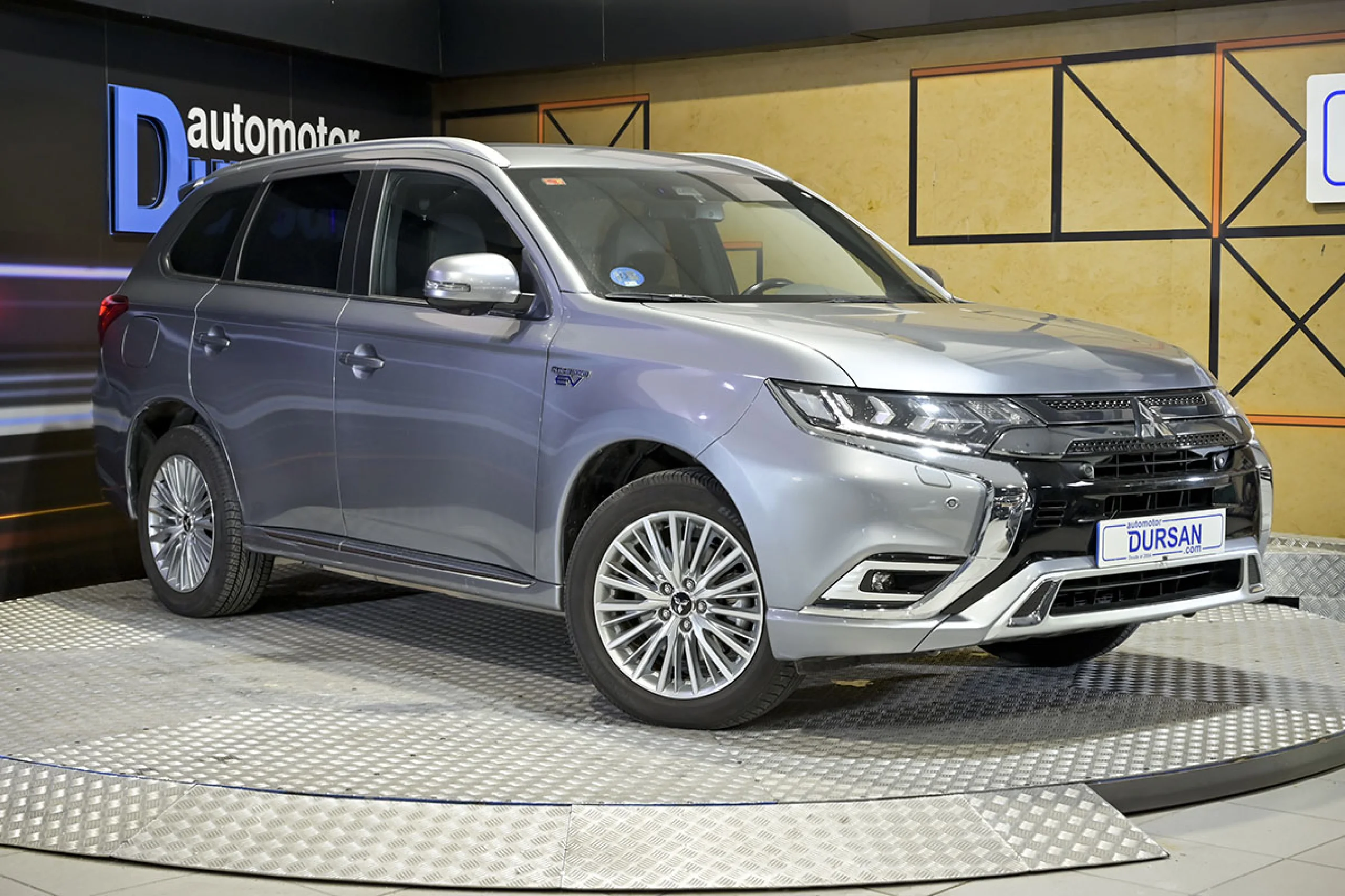 Mitsubishi Outlander 2.4 PHEV Kaiteki Auto 4WD - Foto 3