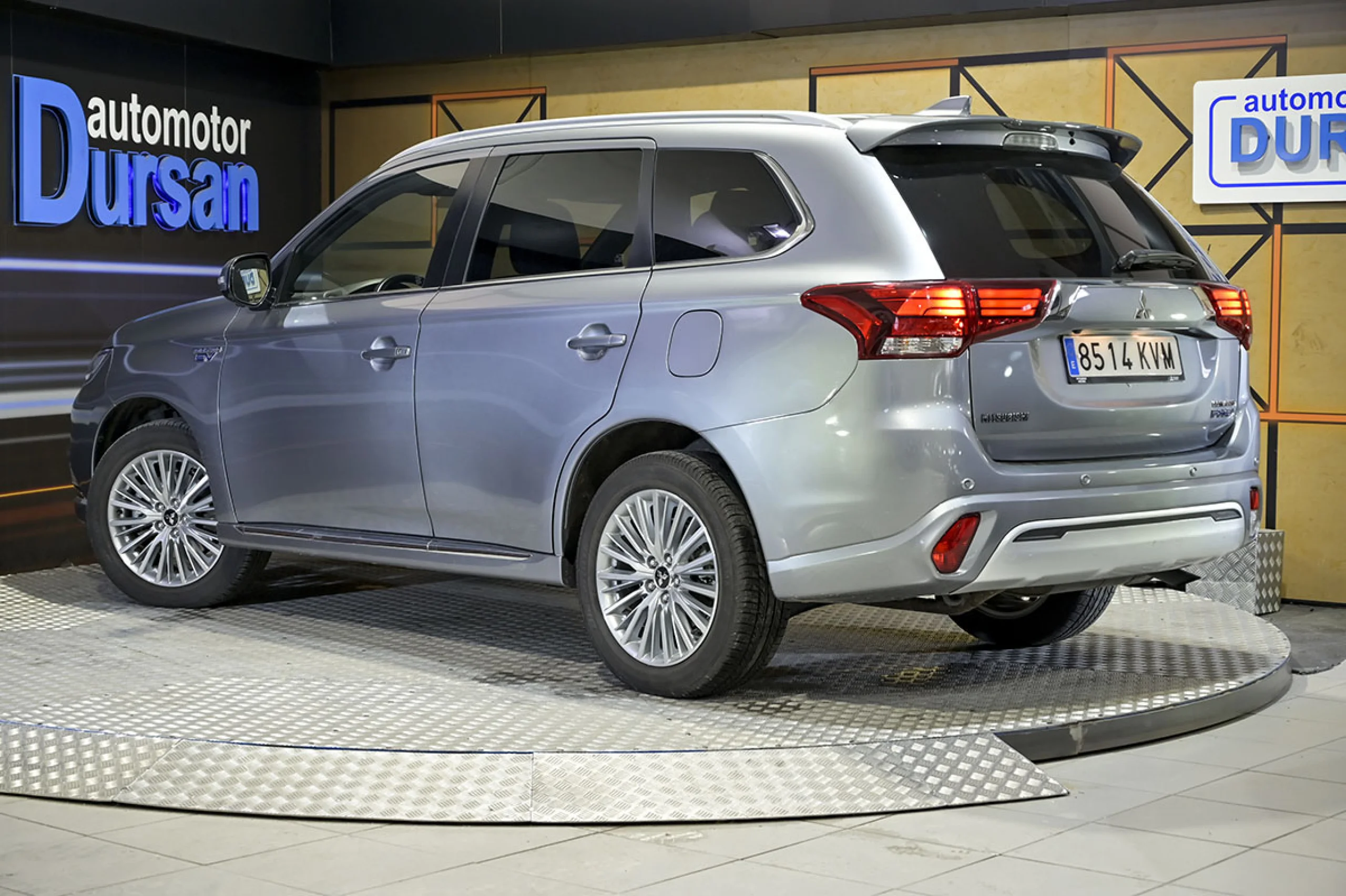 Mitsubishi Outlander 2.4 PHEV Kaiteki Auto 4WD - Foto 4