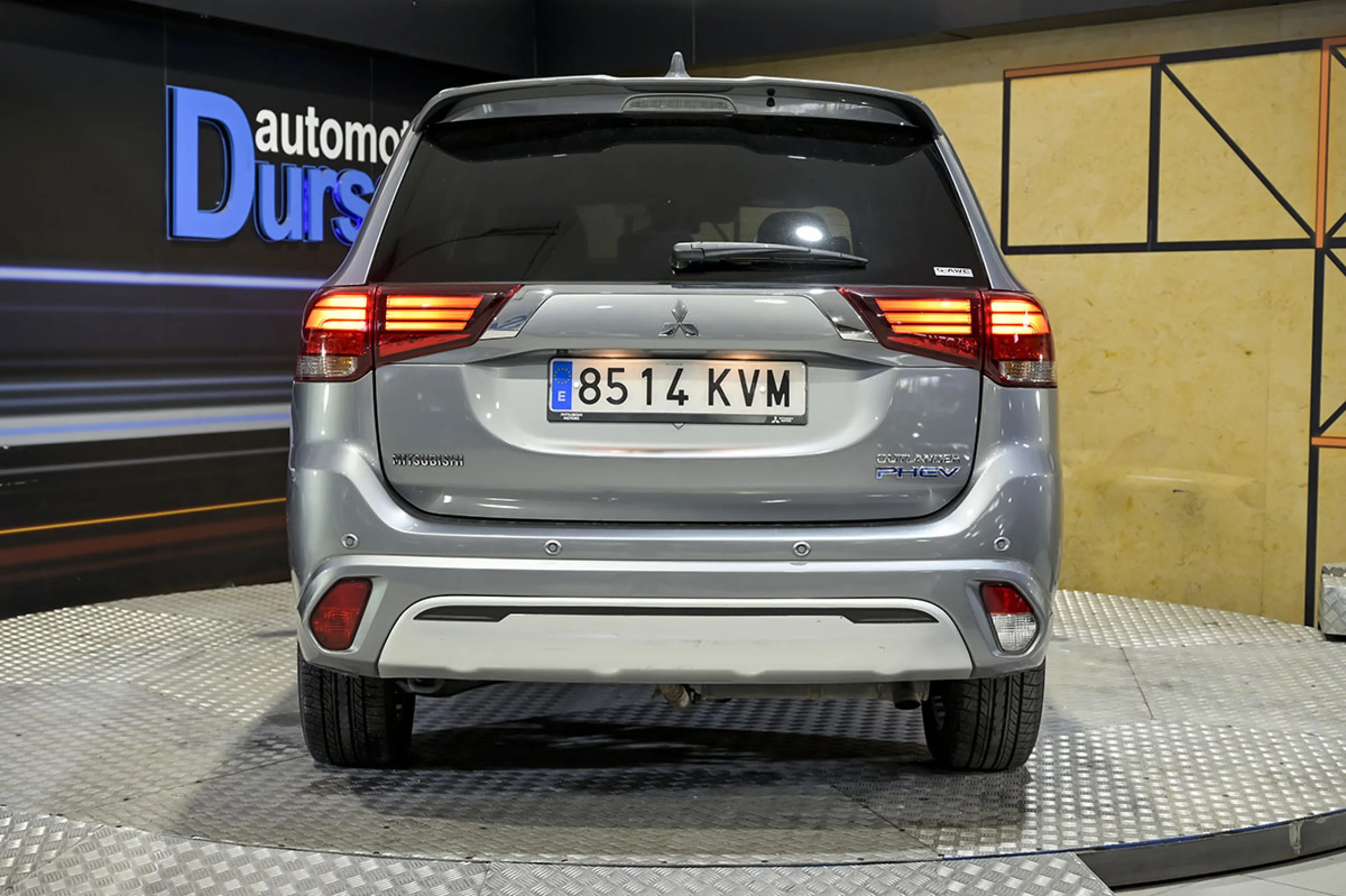 Mitsubishi Outlander 2.4 PHEV Kaiteki Auto 4WD - Foto 12