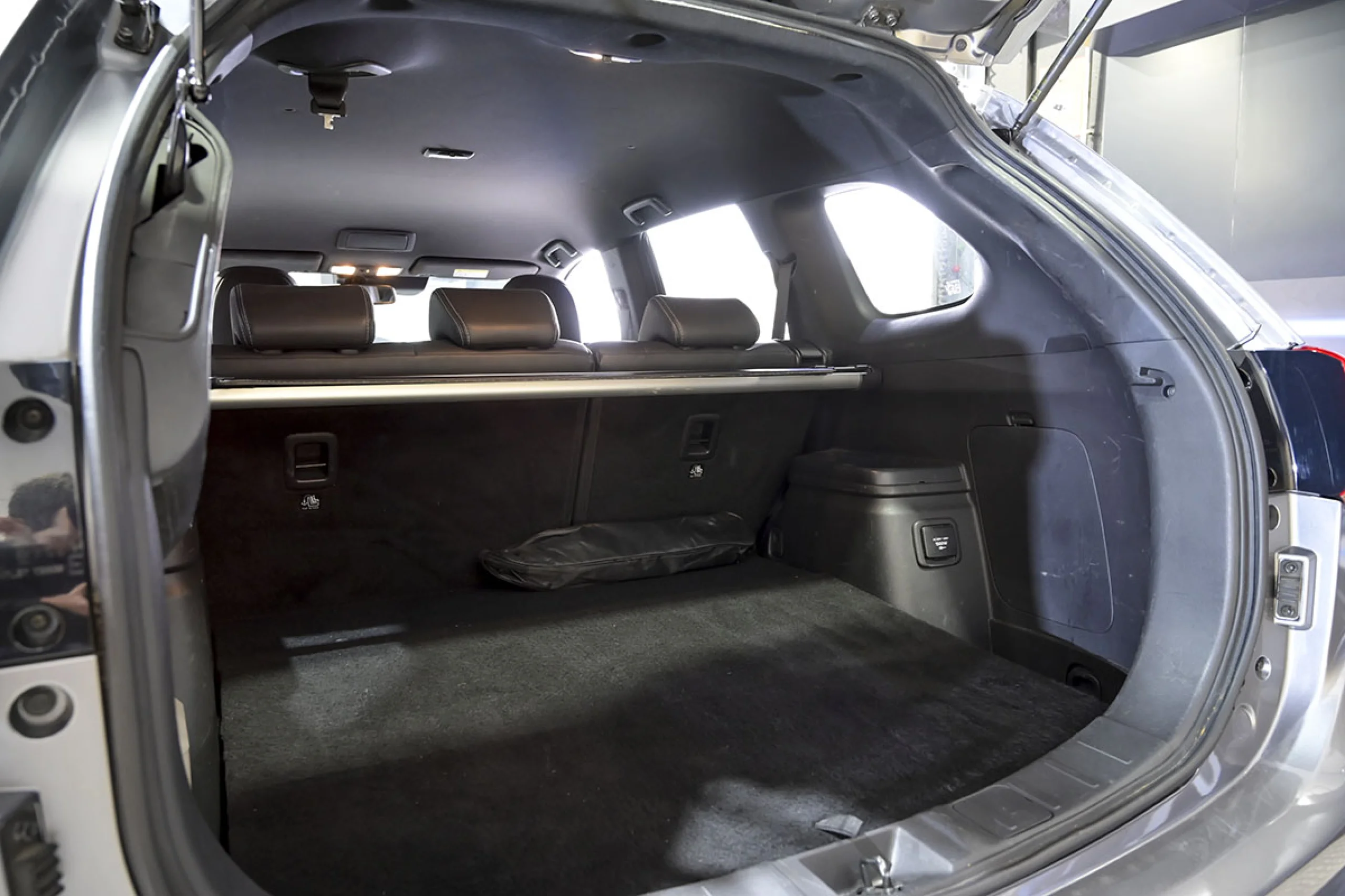 Mitsubishi Outlander 2.4 PHEV Kaiteki Auto 4WD - Foto 13