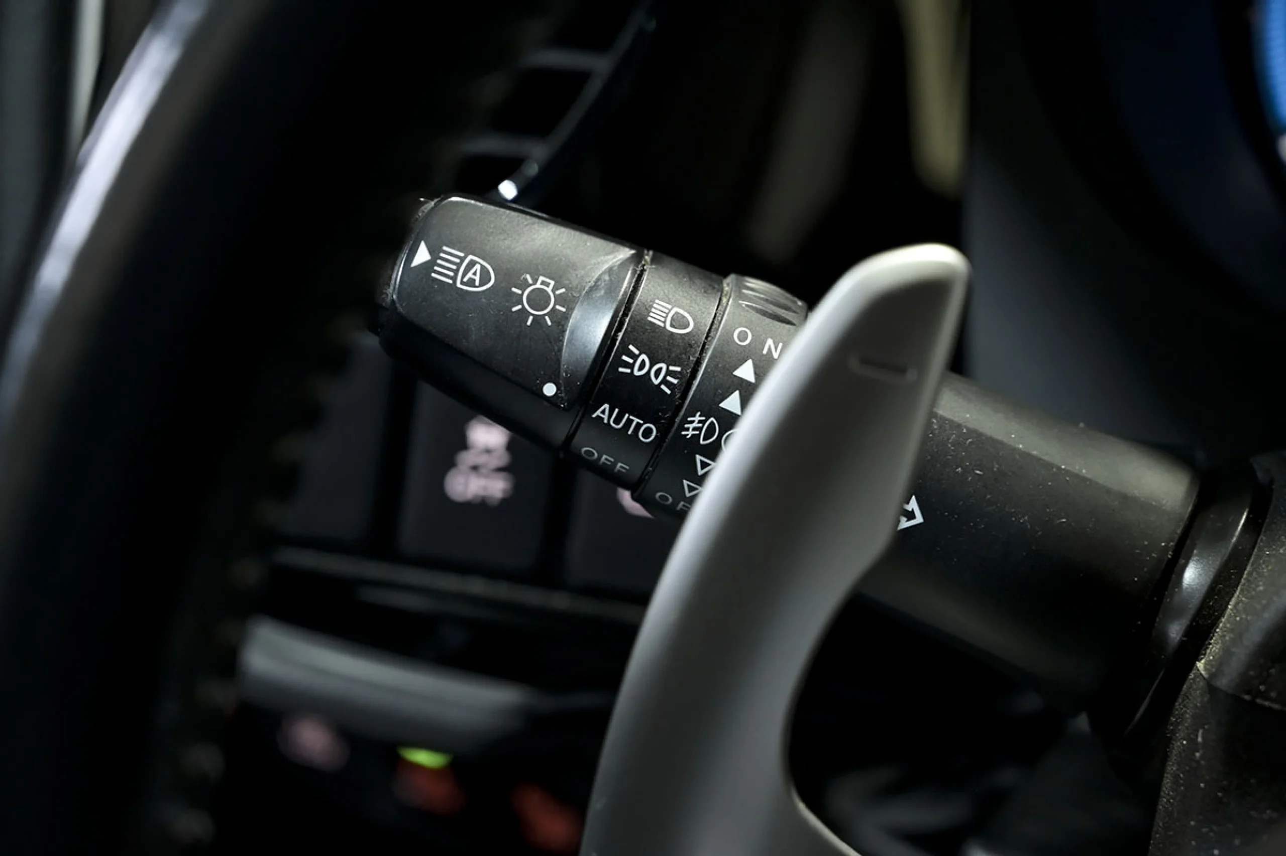 Mitsubishi Outlander 2.4 PHEV Kaiteki Auto 4WD - Foto 27