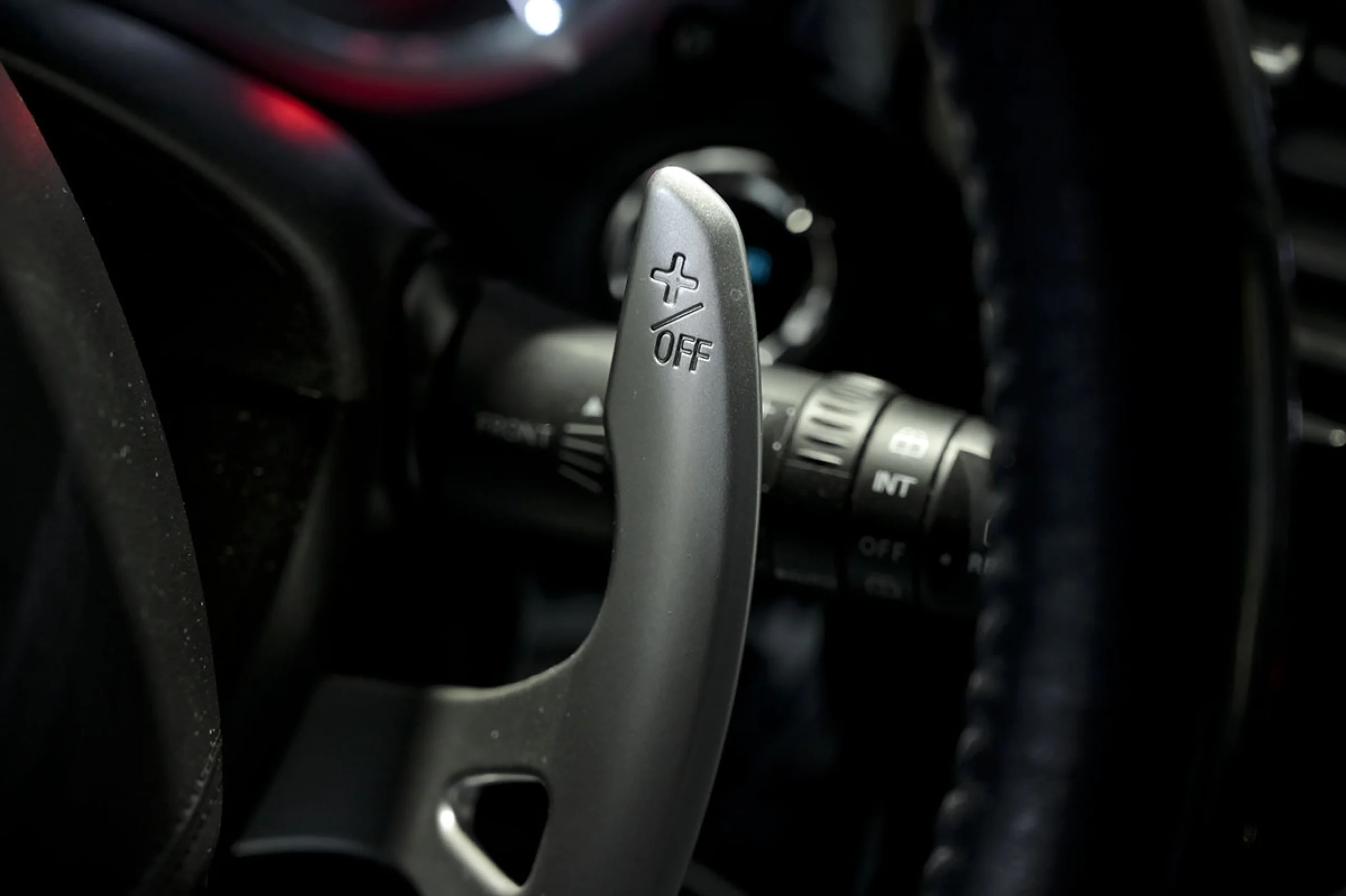 Mitsubishi Outlander 2.4 PHEV Kaiteki Auto 4WD - Foto 29