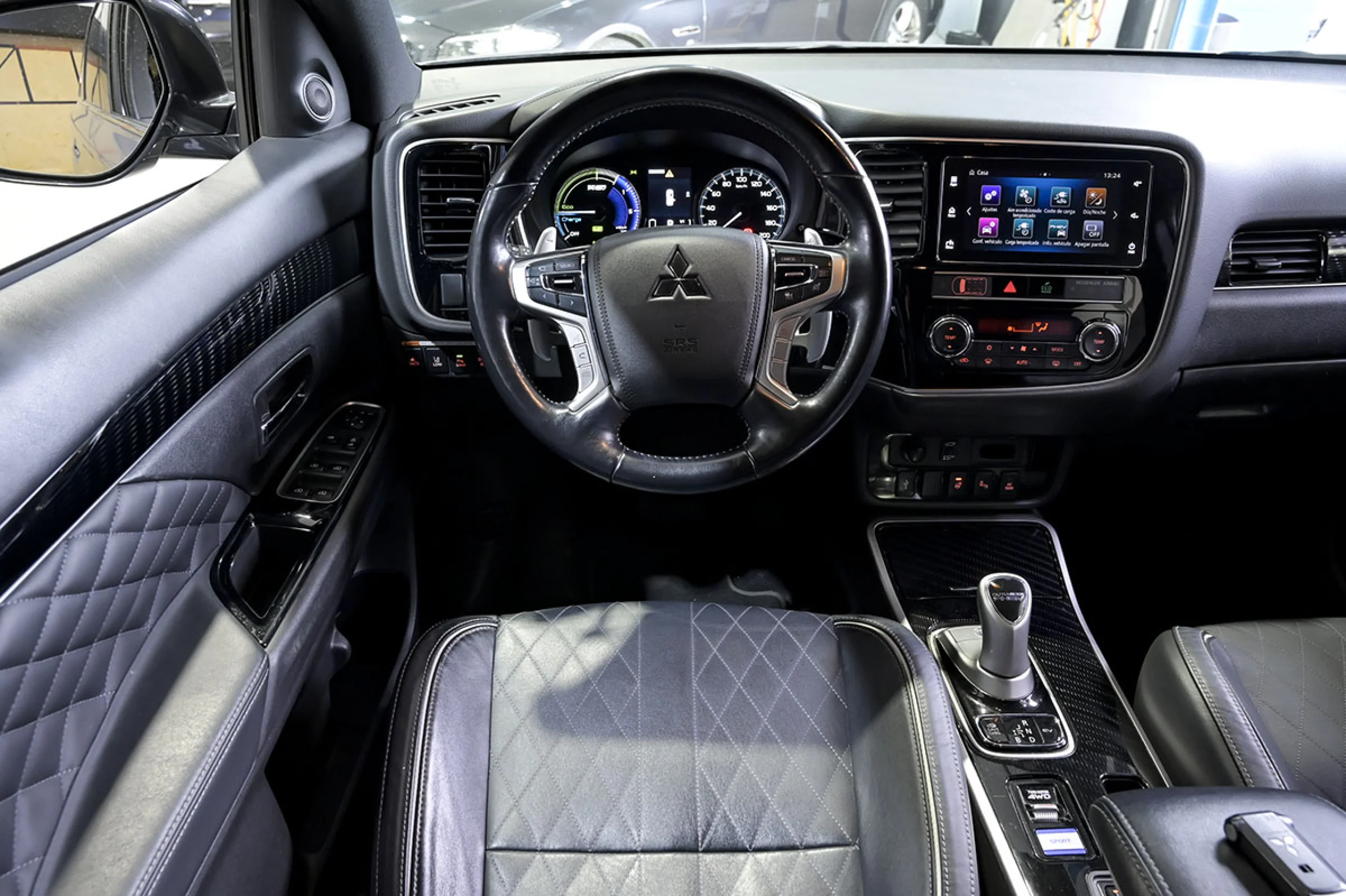 Mitsubishi Outlander 2.4 PHEV Kaiteki Auto 4WD - Foto 35