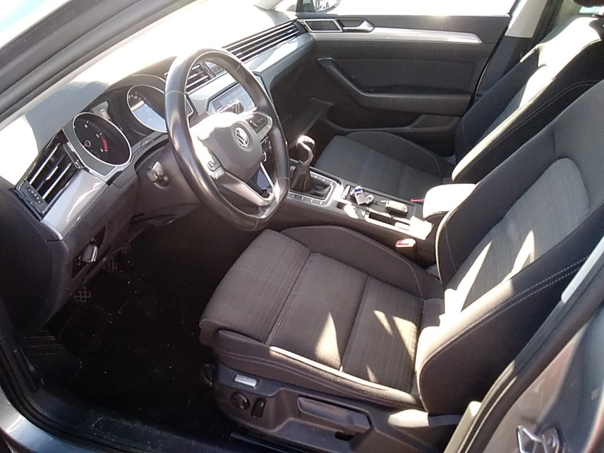 Volkswagen Passat Variant Executive 2.0 TDI 110kW (150CV) - Foto 7