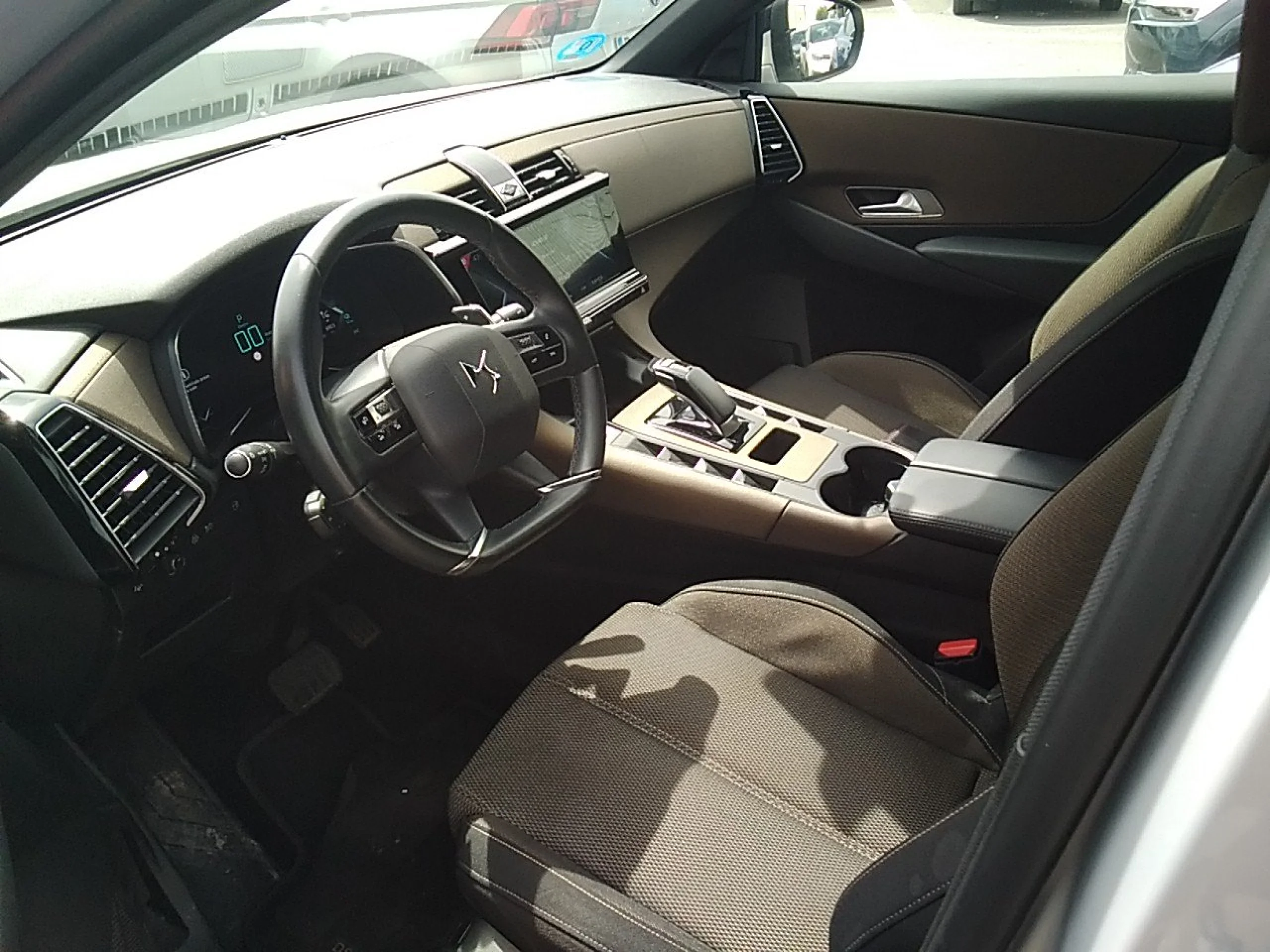 DS DS7 Crossback E-Tense DS 7 CROSSBACK 1.6 E-Tense 225 Auto Bastille + - Foto 7