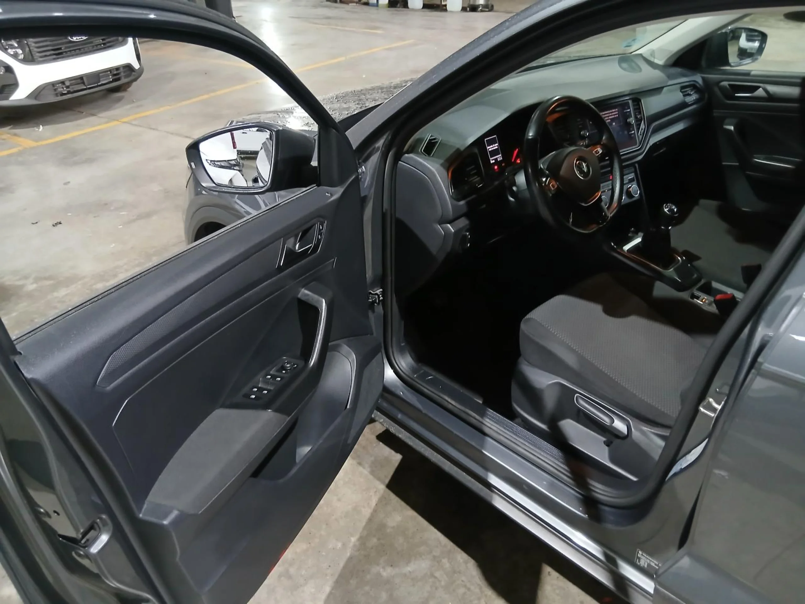 Volkswagen T-Roc Edition 1.6 TDI 85kW (115CV) - Foto 5