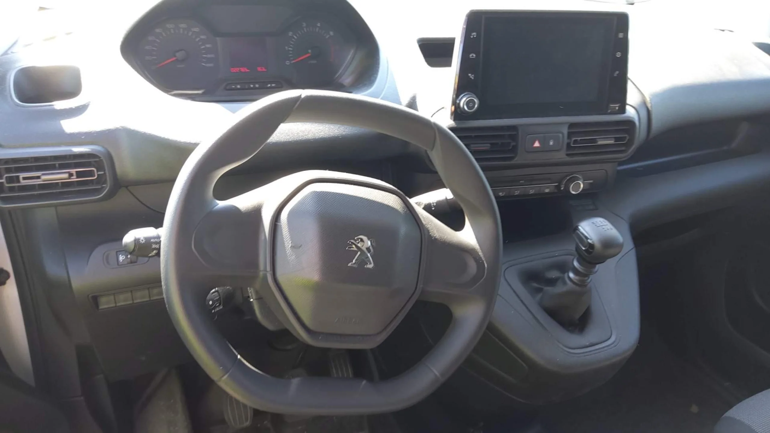 Peugeot Partner Standard 600kg BlueHDi 73kW - Foto 8