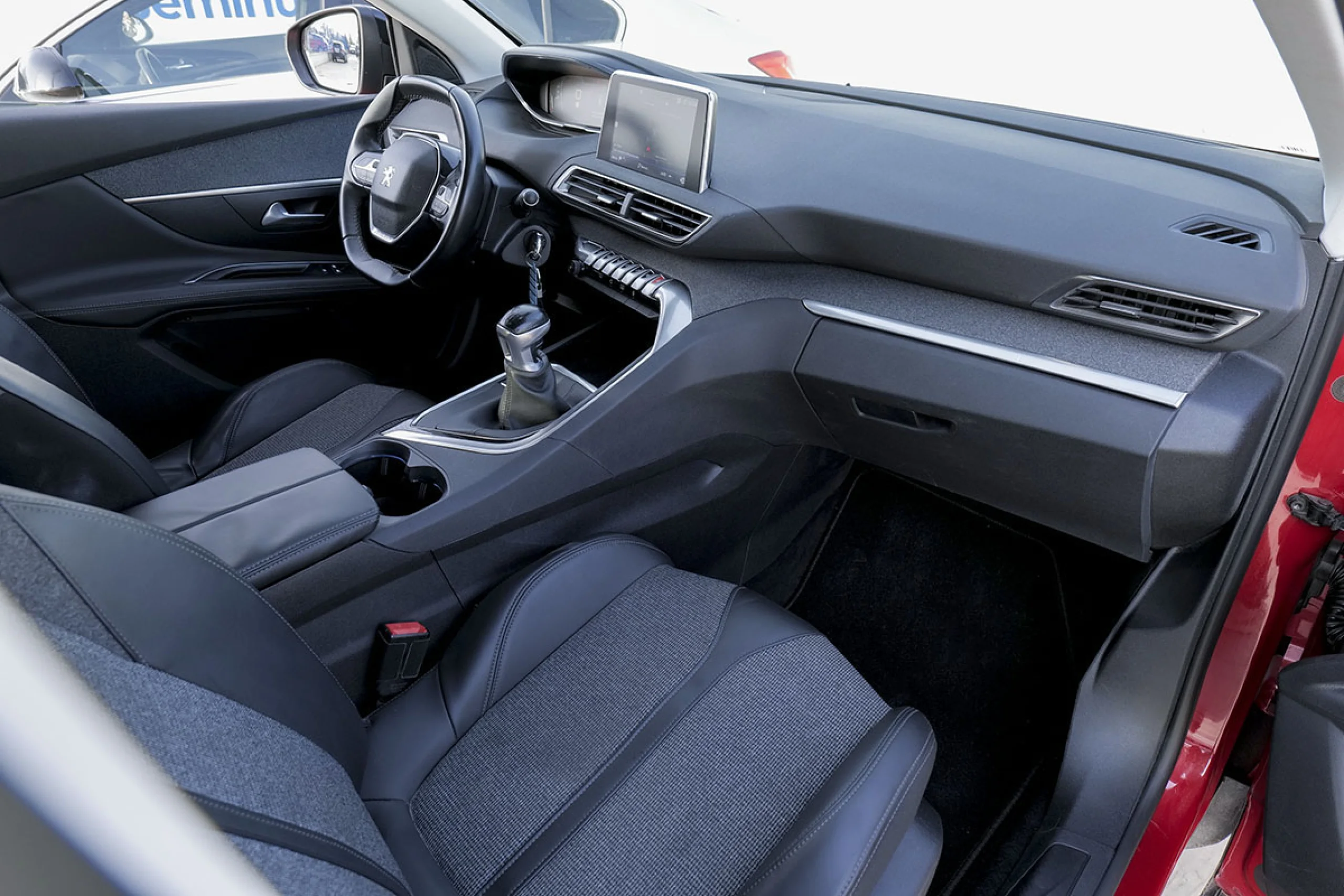 Peugeot 3008 1.5L BlueHDi 96kW 130CV SS Allure - Foto 29