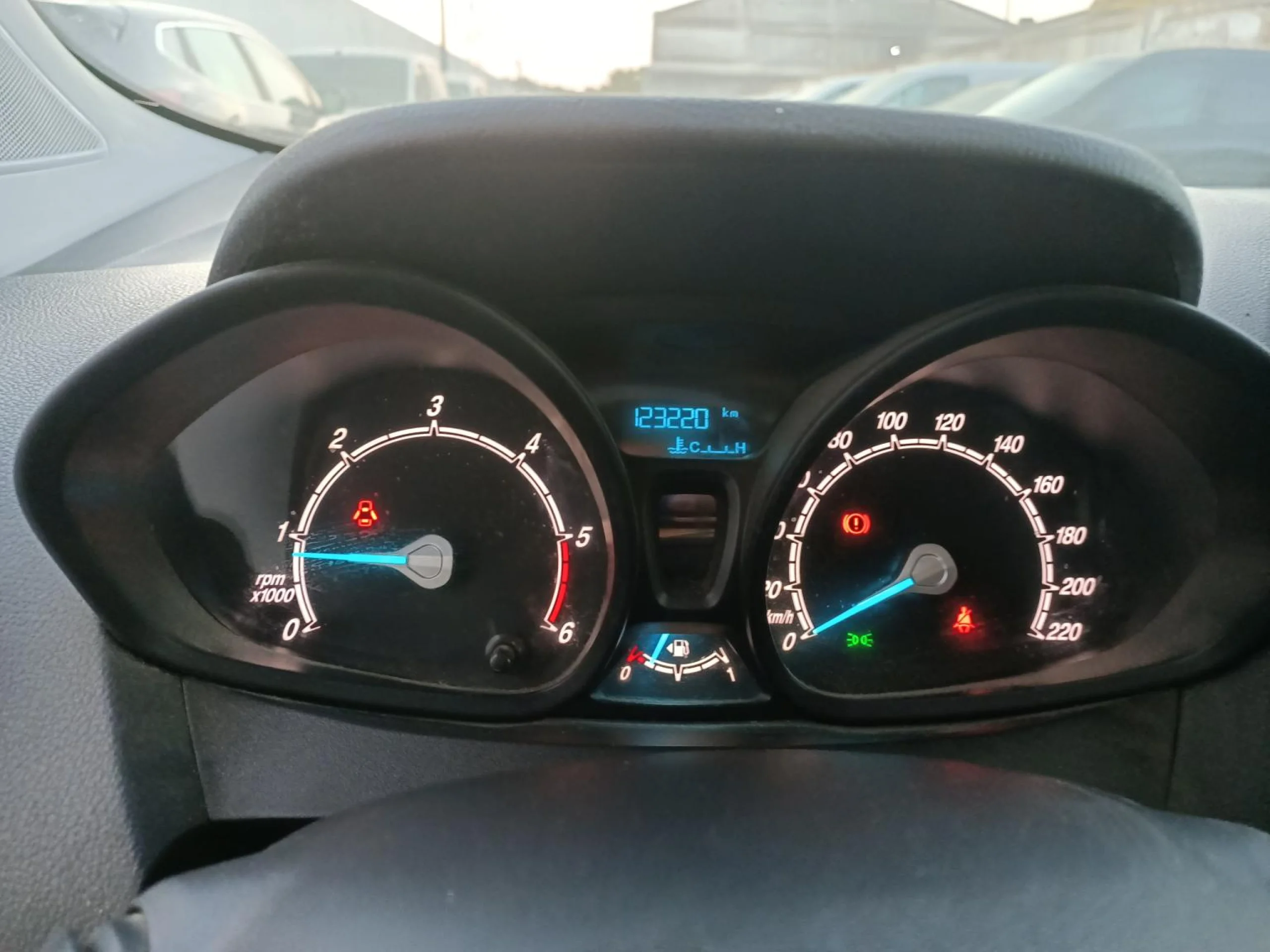 Ford Transit Courier Kombi 1.5 TDCi 56kW Trend - Foto 7