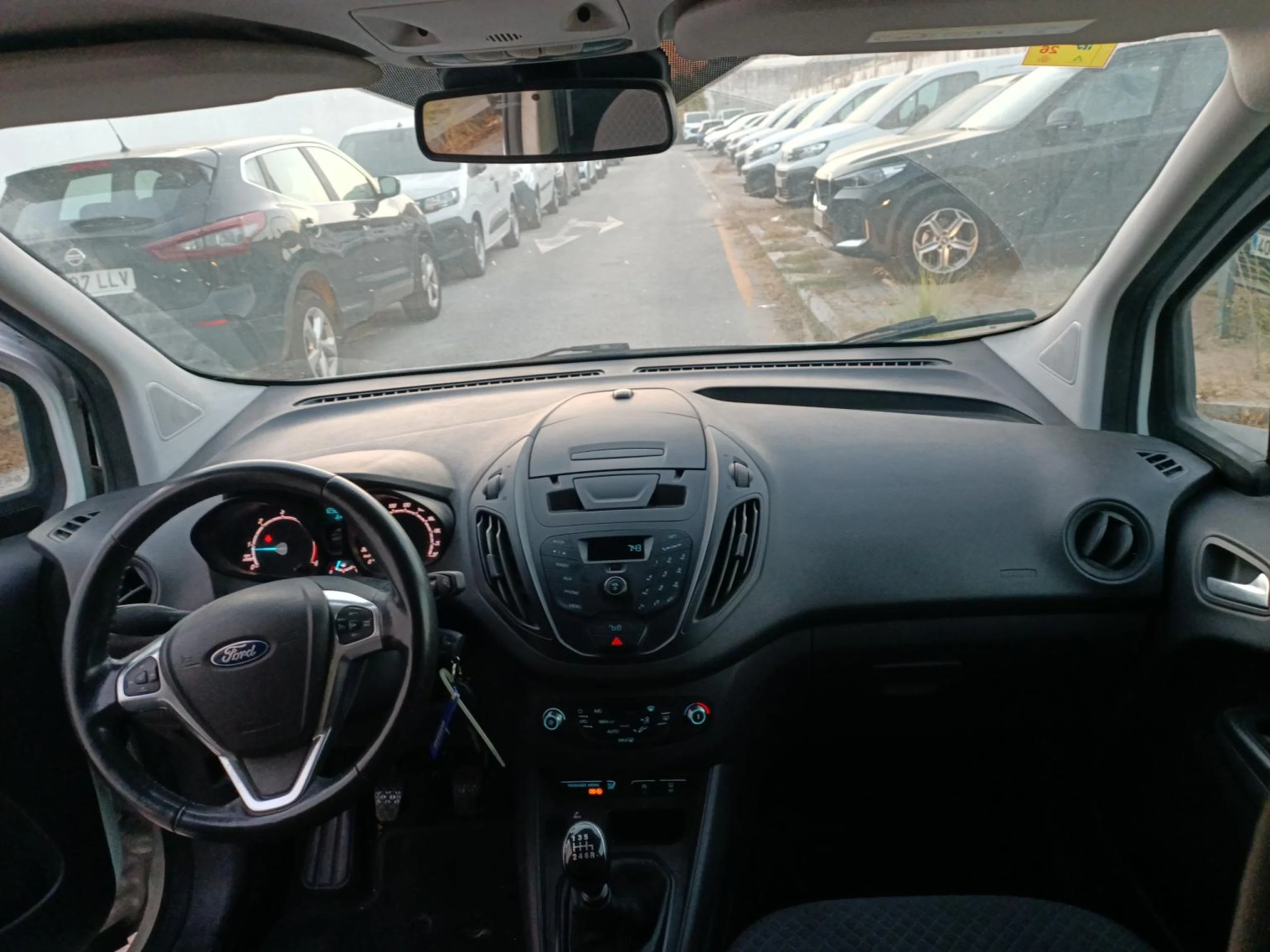 Ford Transit Courier Kombi 1.5 TDCi 56kW Trend - Foto 8