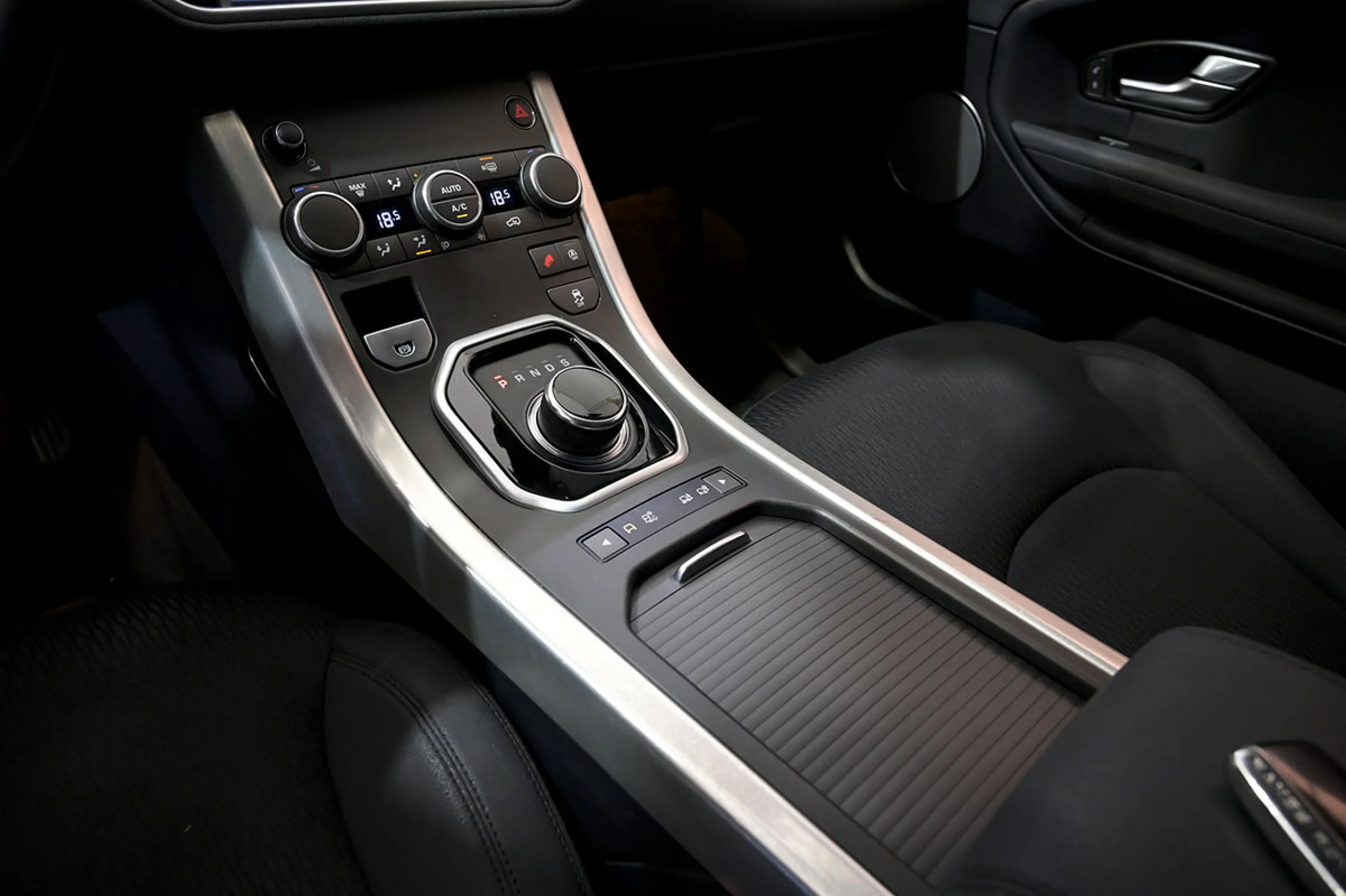 Land Rover Range Rover Evoque 2.0L TD4 Diesel 110kW 150CV 4x4 SE - Foto 40