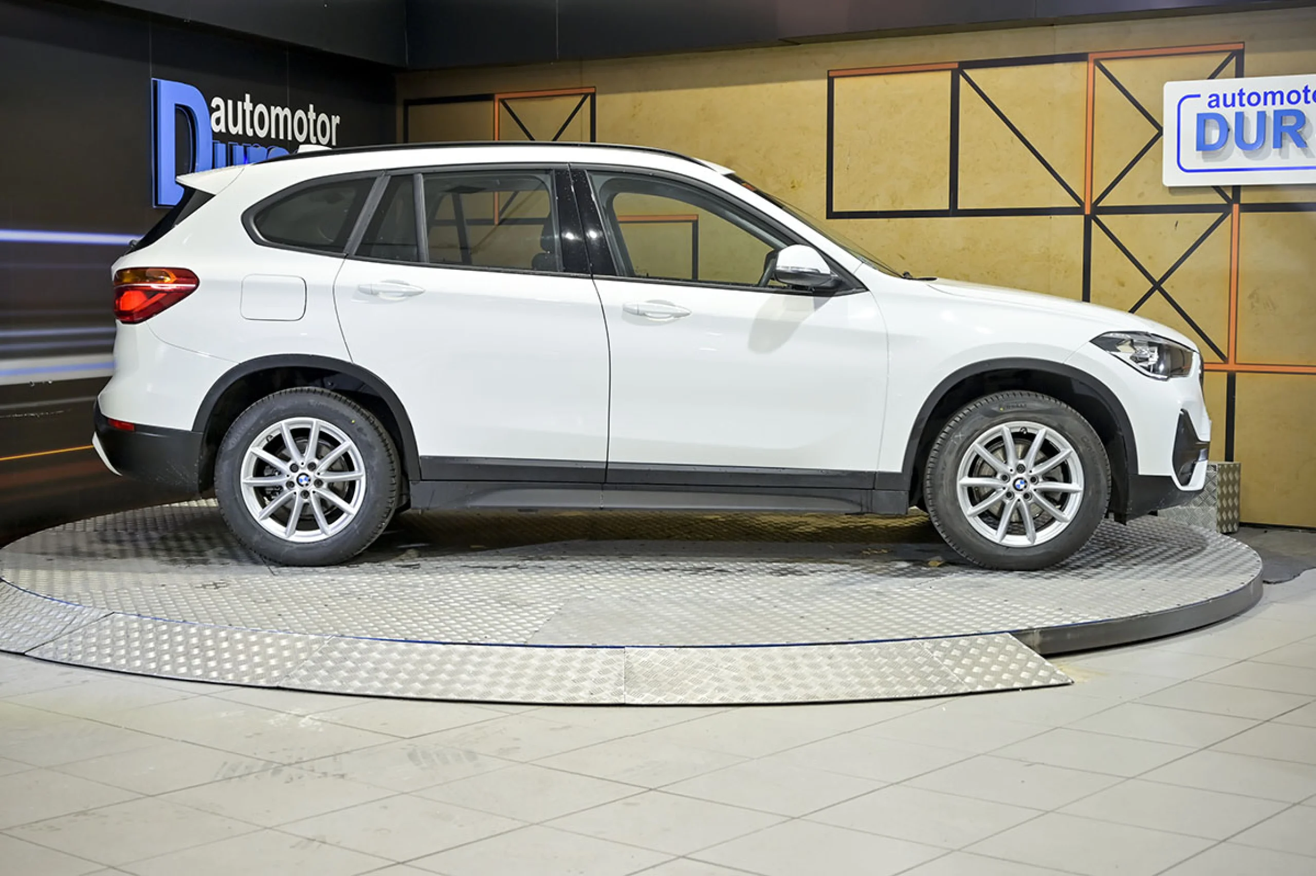 BMW X1 sDrive16d - Foto 20
