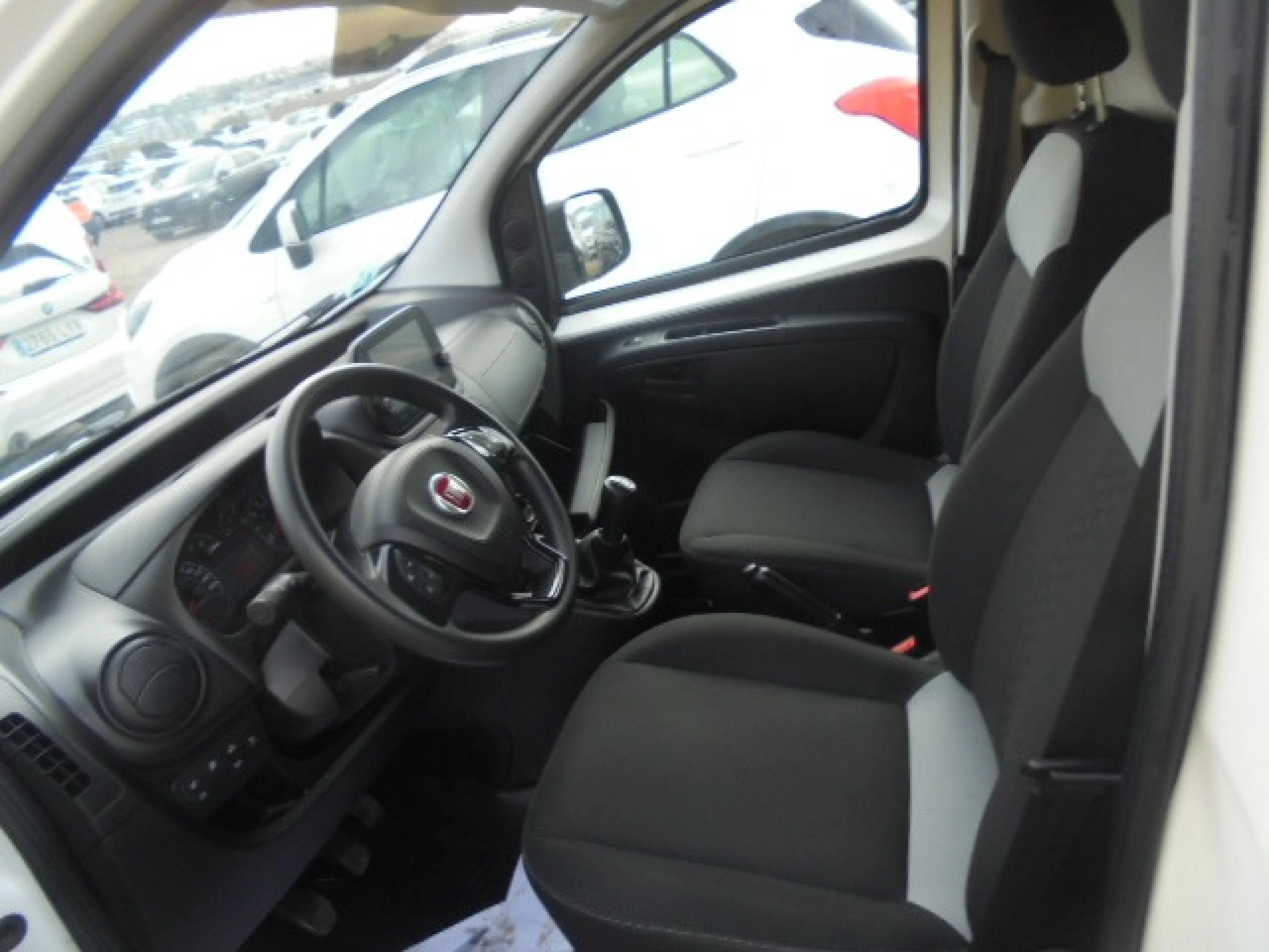 Fiat Fiorino Cargo SX N1 1.3 MJet 70 kW (95 CV) - Foto 7