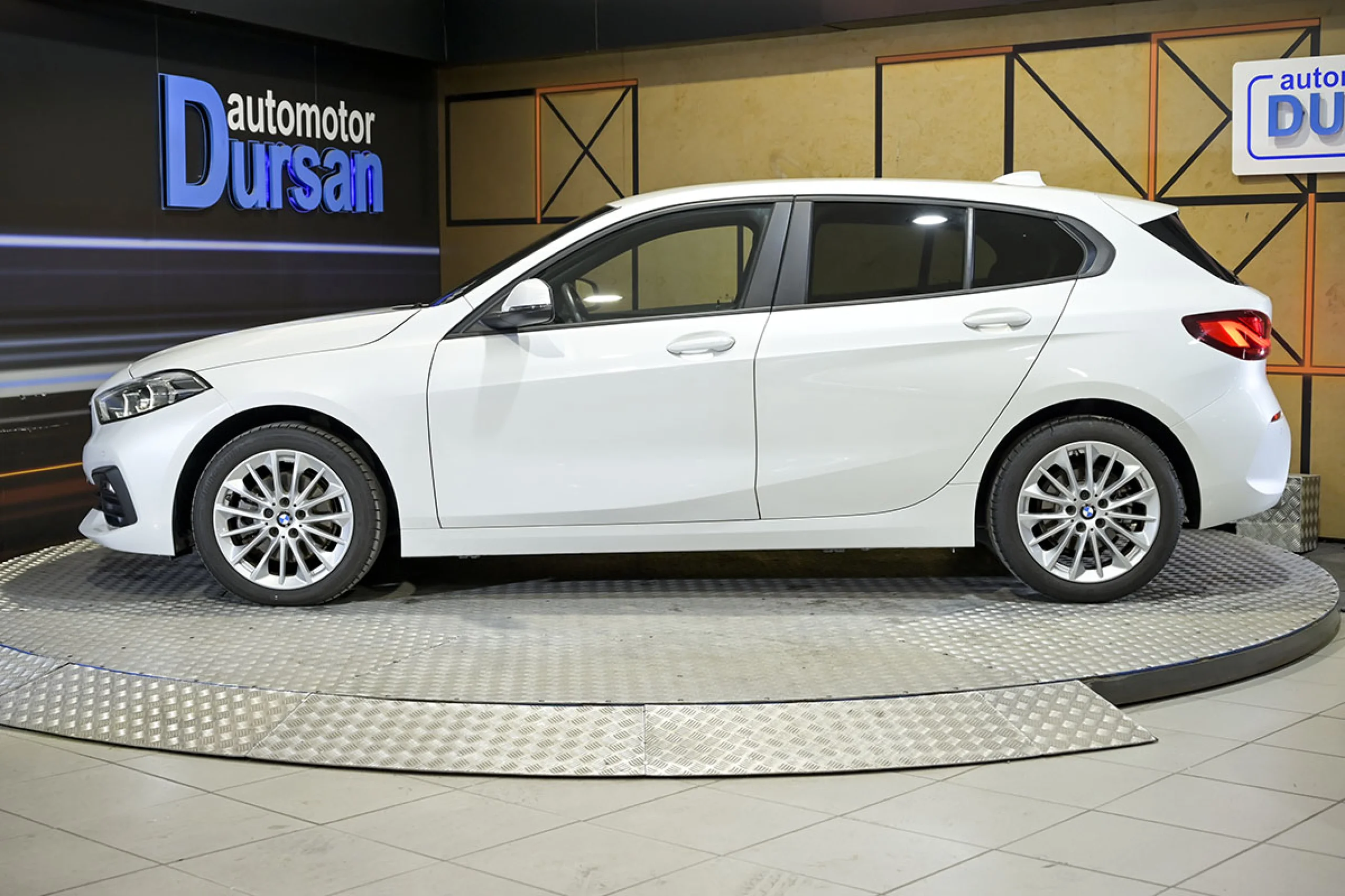 BMW 118 Serie 1 118d - Foto 19