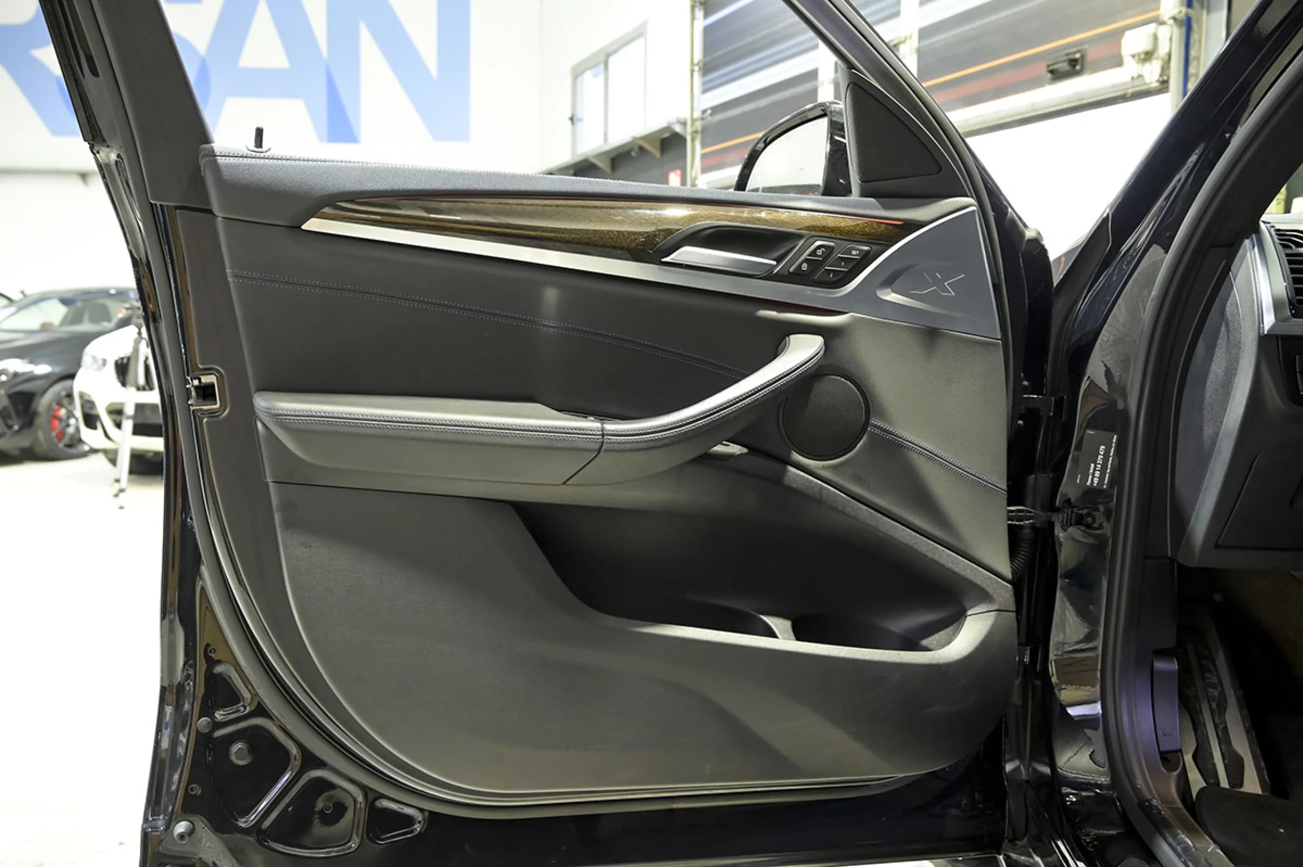 BMW X4 M40d - Foto 28