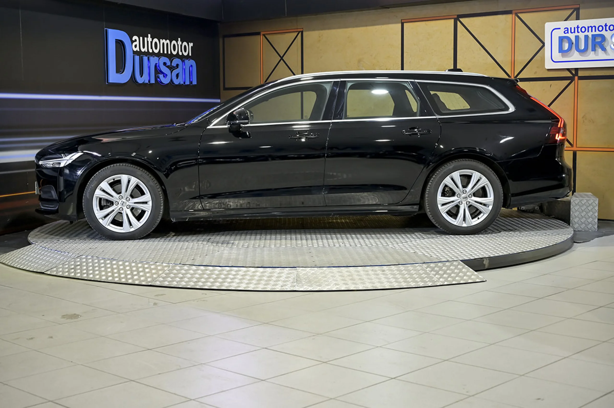 Volvo V90 2.0 D4 Momentum Pro Auto - Foto 19