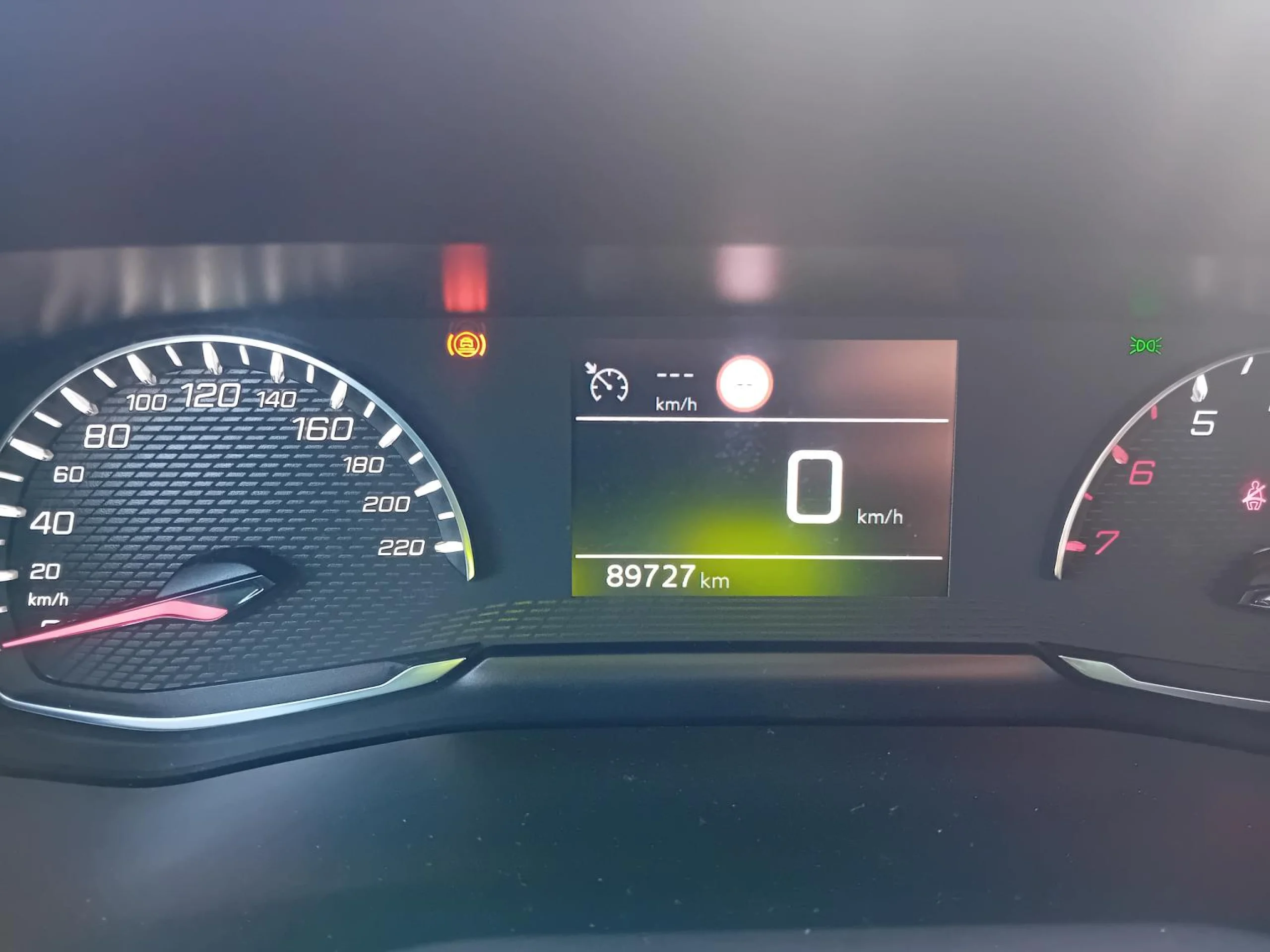 Peugeot 2008 Active Pack BlueHDI 81kW (110CV) - Foto 6