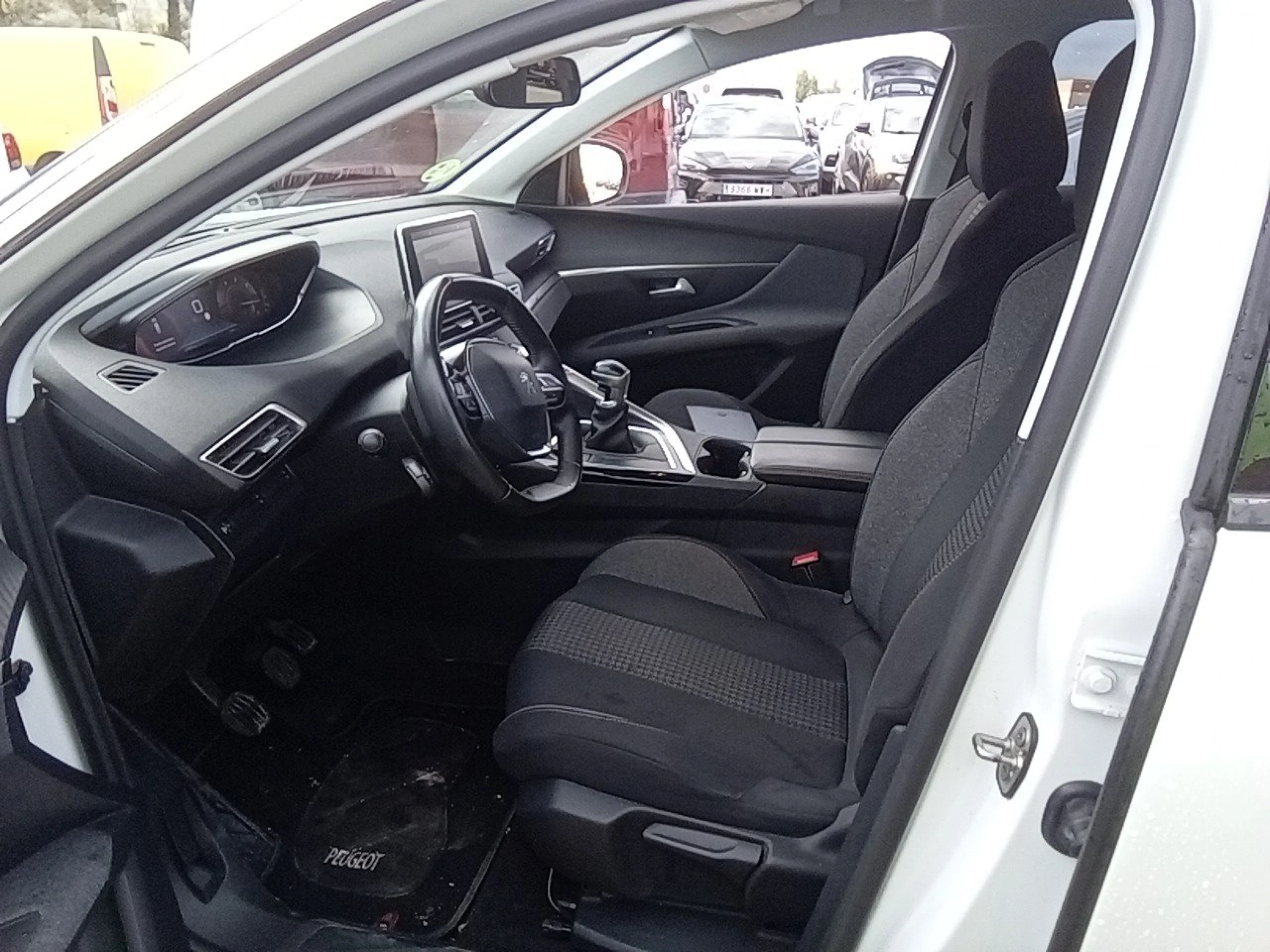 Peugeot 3008 1.5 BlueHDi 96kW (130CV) S&amp;S Style - Foto 7