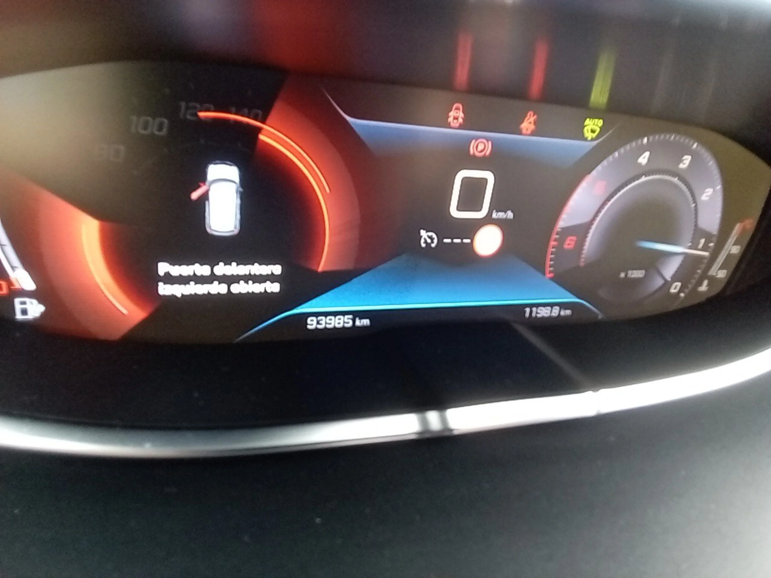 Peugeot 3008 1.5 BlueHDi 96kW (130CV) S&amp;S Style - Foto 8