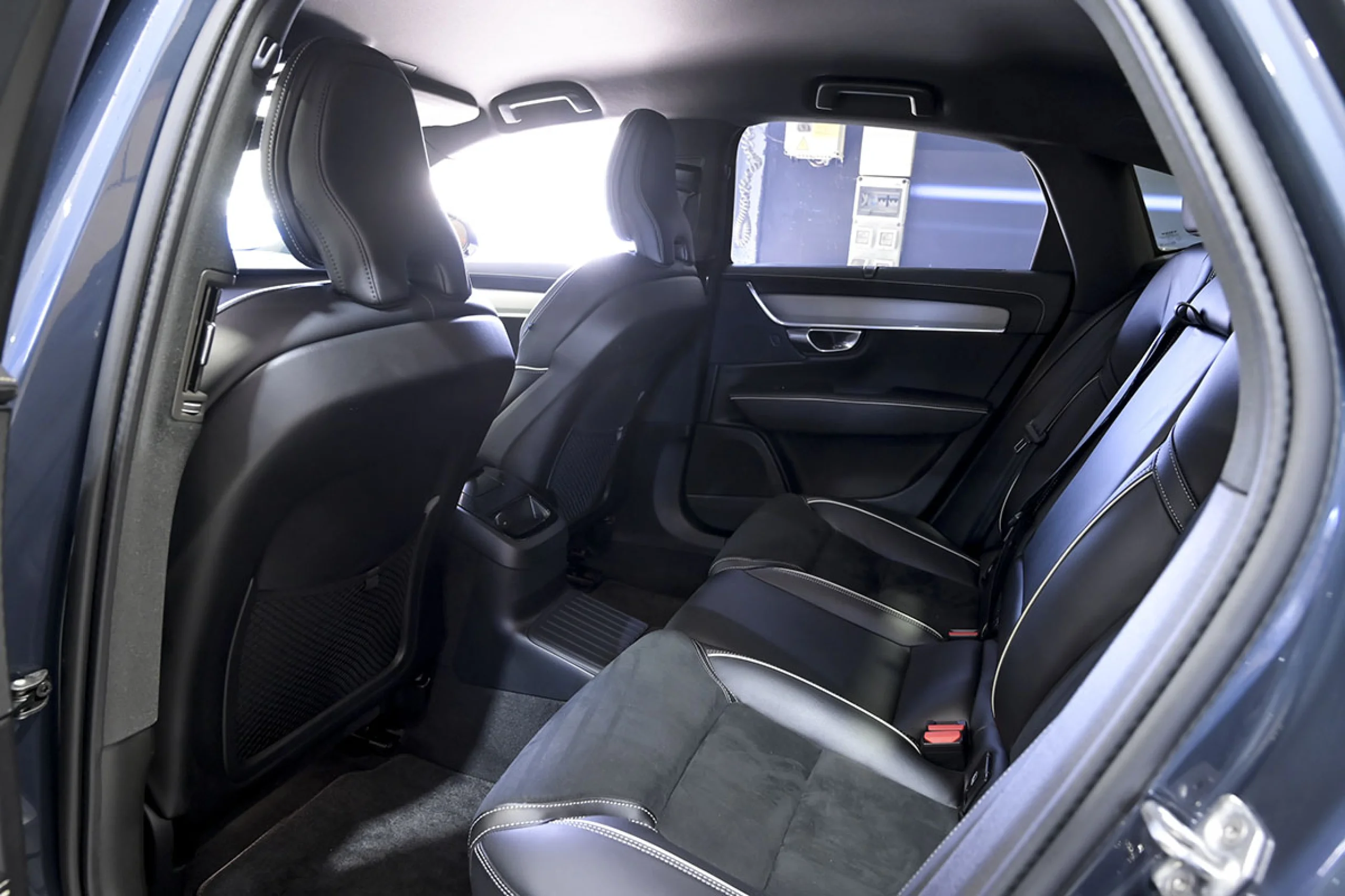 Volvo S90 2.0 T8 Twin AWD Recharge RDesign Auto - Foto 25