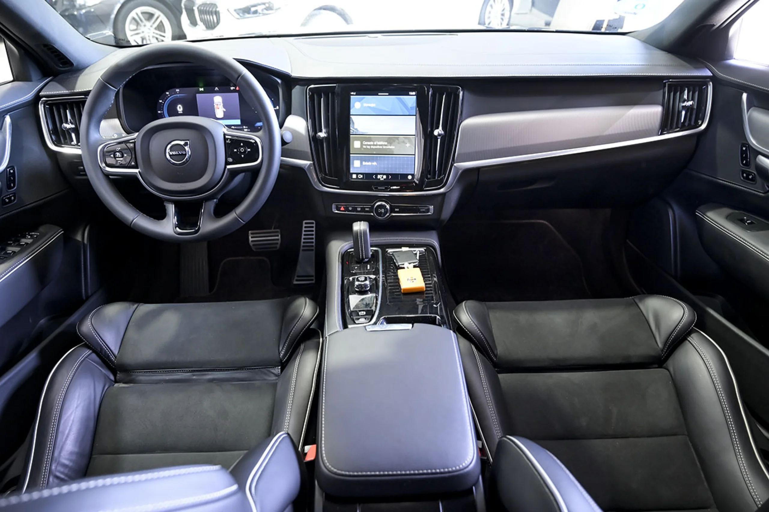 Volvo S90 2.0 T8 Twin AWD Recharge RDesign Auto - Foto 8