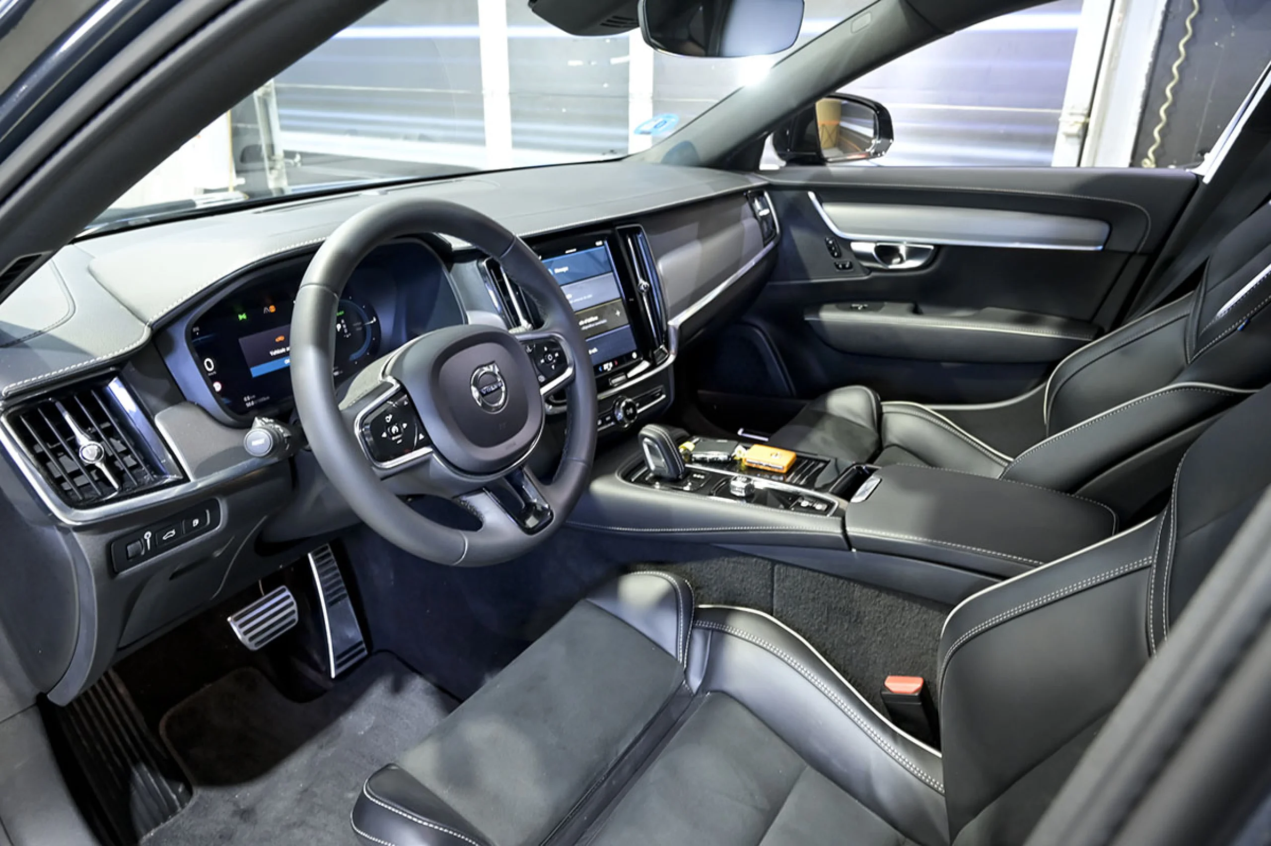 Volvo S90 2.0 T8 Twin AWD Recharge RDesign Auto - Foto 6