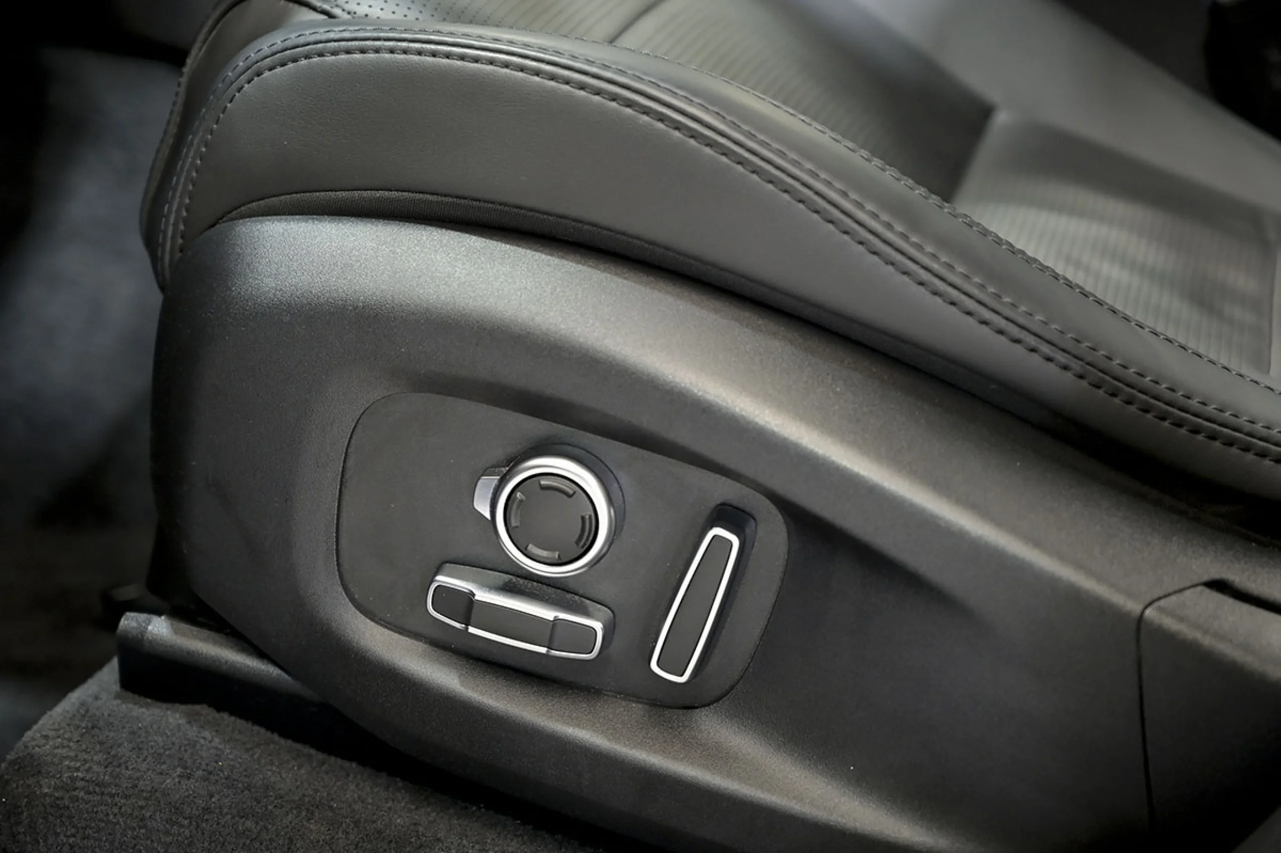 Jaguar F-Pace 5.0 V8 405kW SVR AWD Auto EDITION 1988 - Foto 27