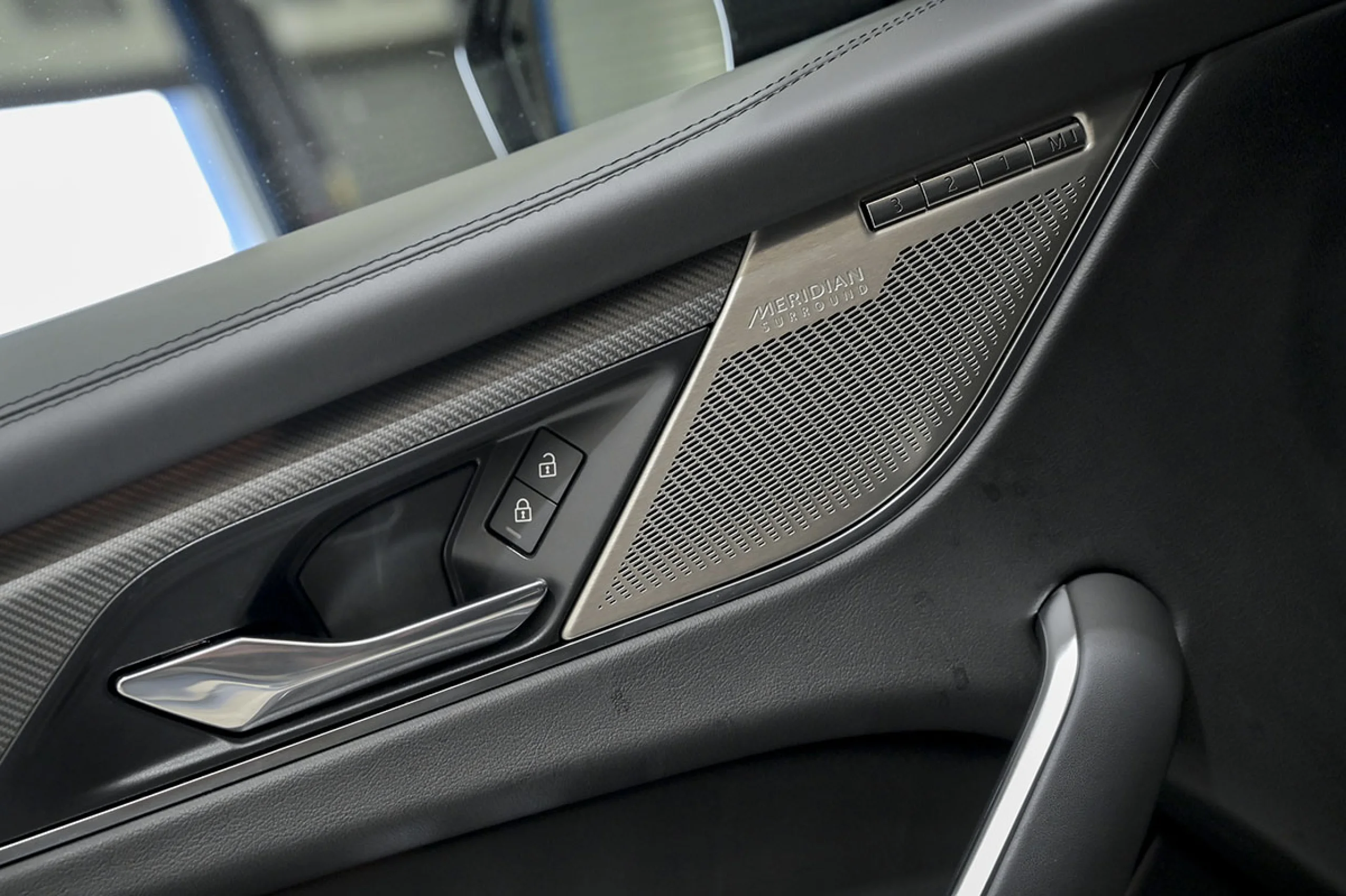 Jaguar F-Pace 5.0 V8 405kW SVR AWD Auto EDITION 1988 - Foto 24