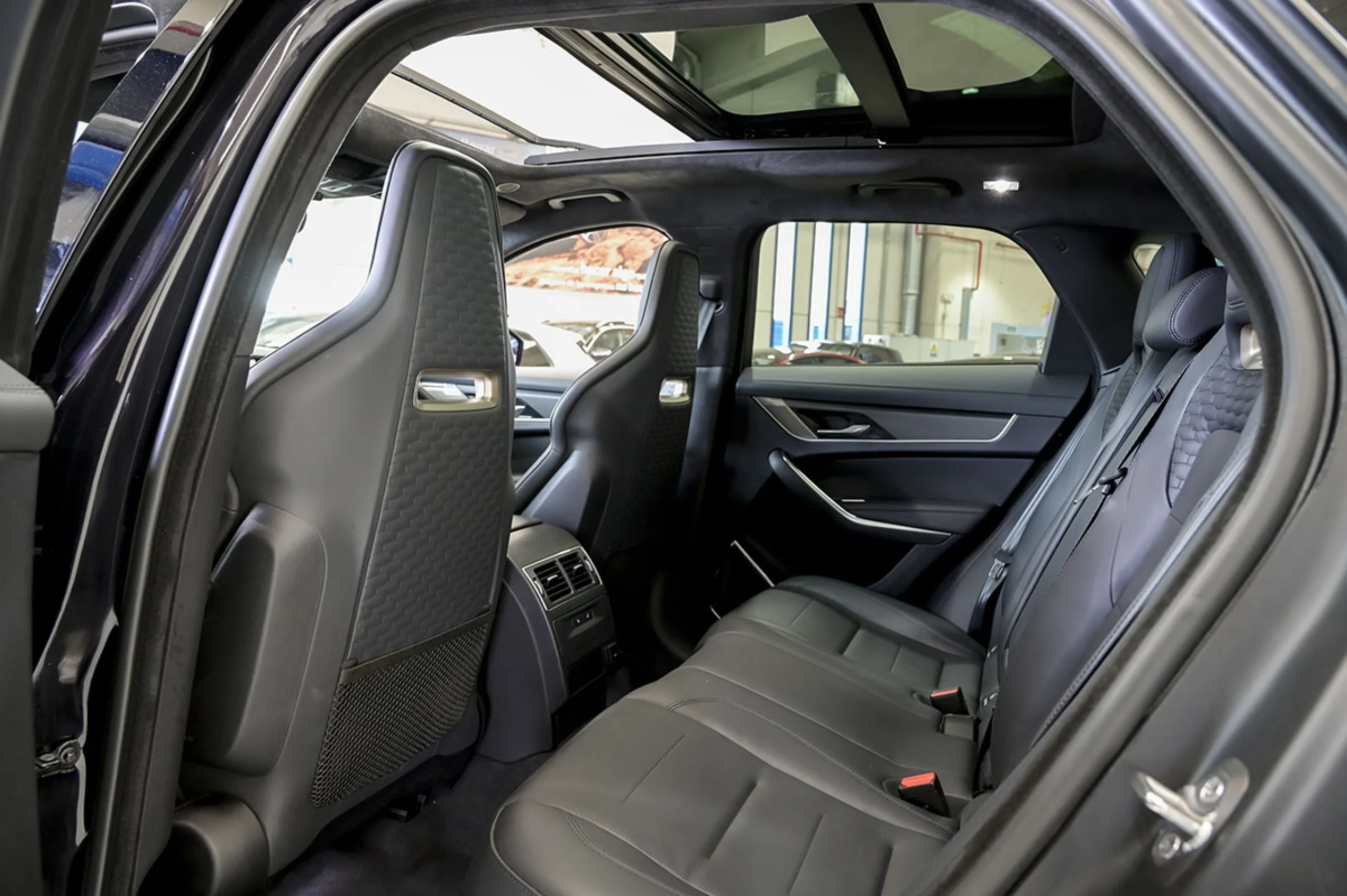 Jaguar F-Pace 5.0 V8 405kW SVR AWD Auto EDITION 1988 - Foto 14