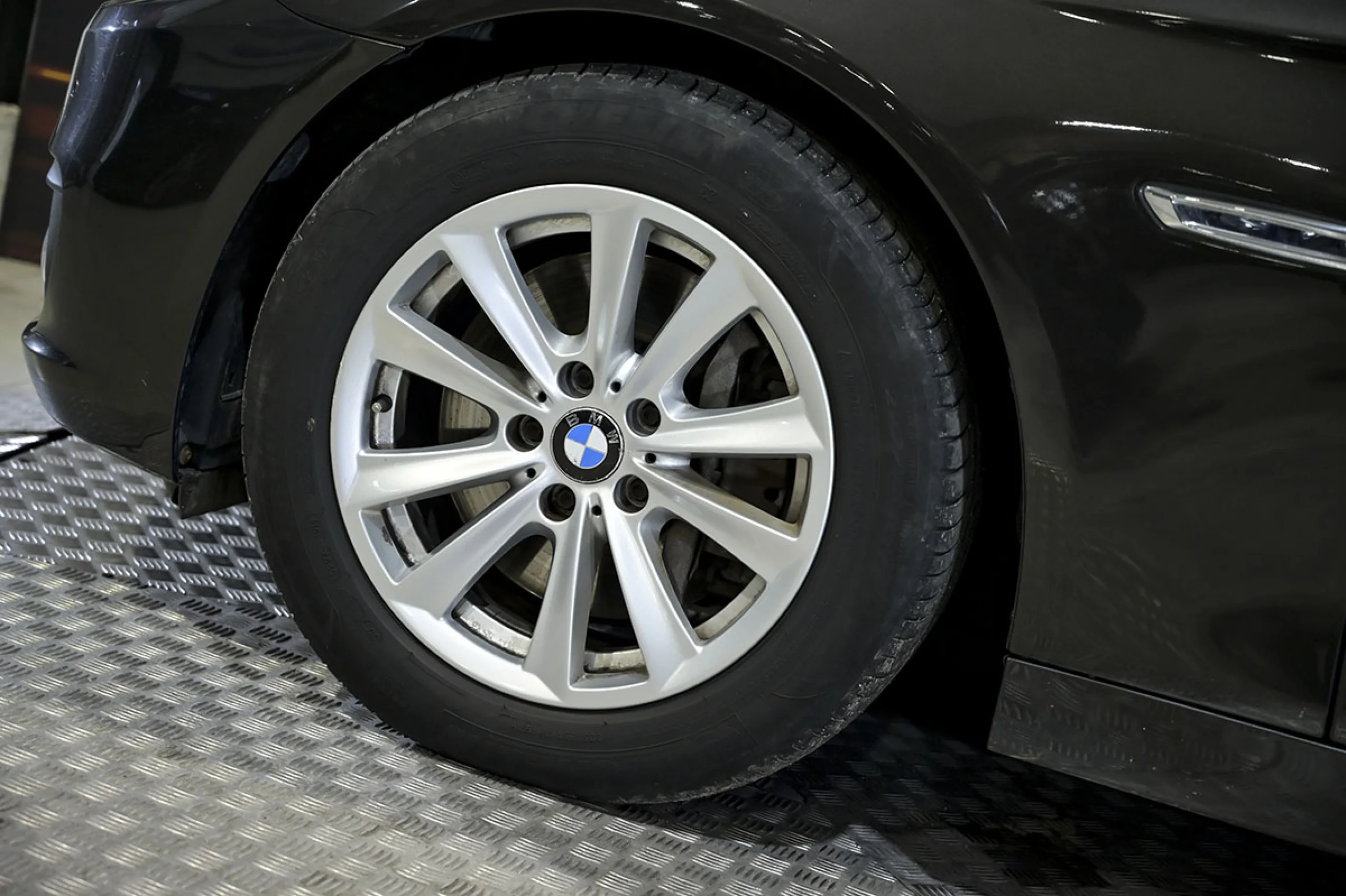 BMW 535 Serie 5 535iA xDrive - Foto 13