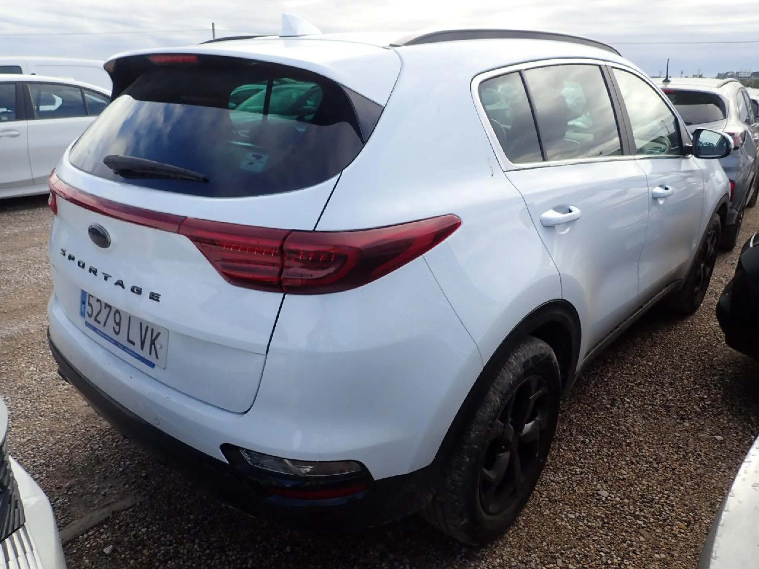 Kia Sportage 1.6 MHEV Black Edition 100kW (136CV) 4x2 - Foto 3