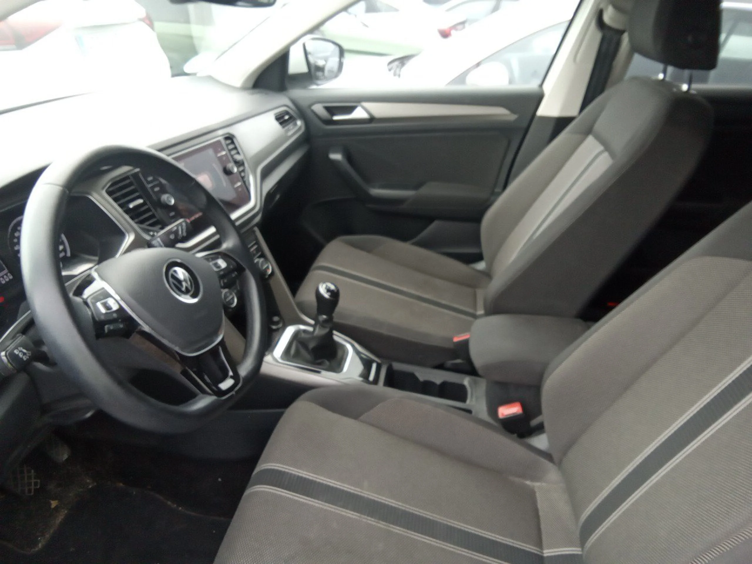 Volkswagen T-Roc Advance R-Line 1.0 TSI 81kW (110CV) - Foto 7