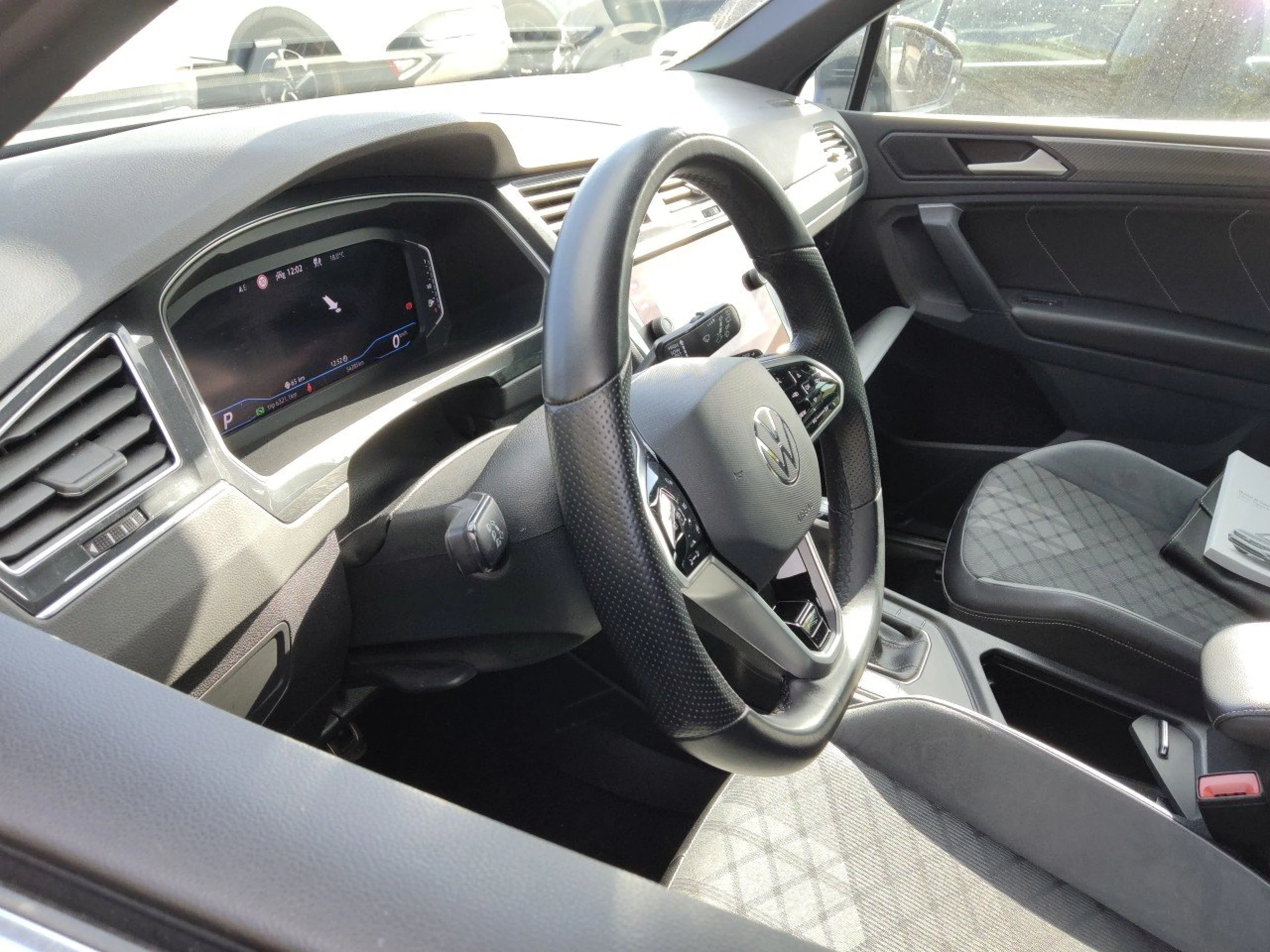 Volkswagen Tiguan R-Line 2.0 TDI 110kW (150CV) DSG - Foto 7