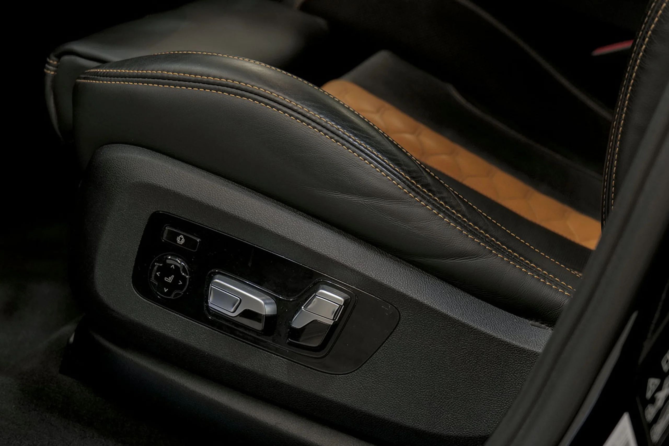 BMW X6 M Competition - Foto 26