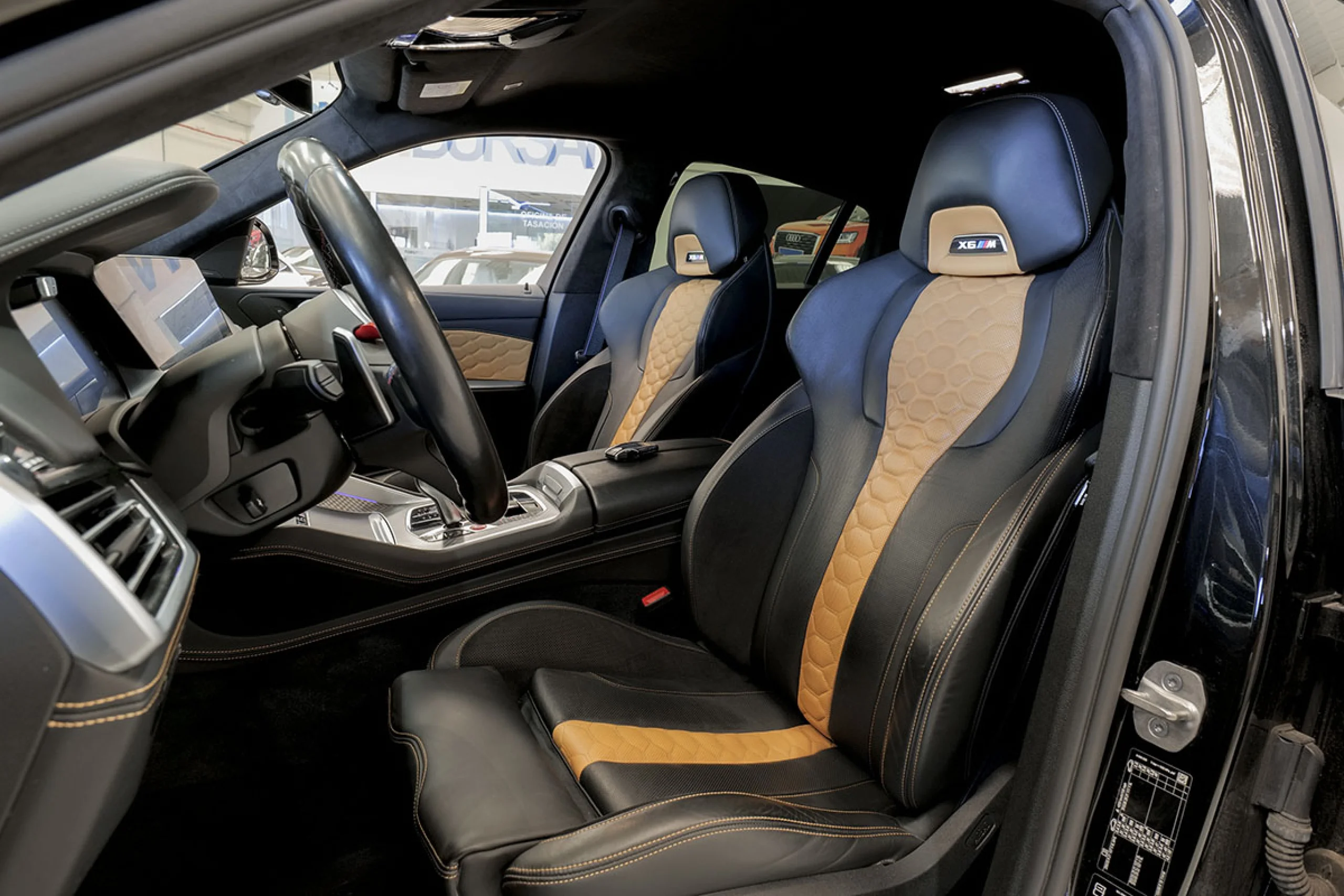 BMW X6 M Competition - Foto 24