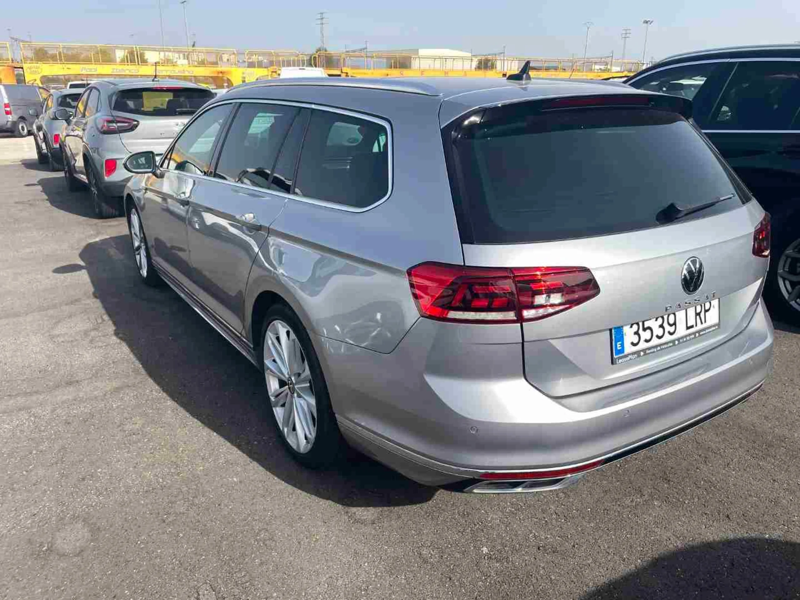 Volkswagen Passat Variant R-Line 2.0 TDI 110kW DSG - Foto 2