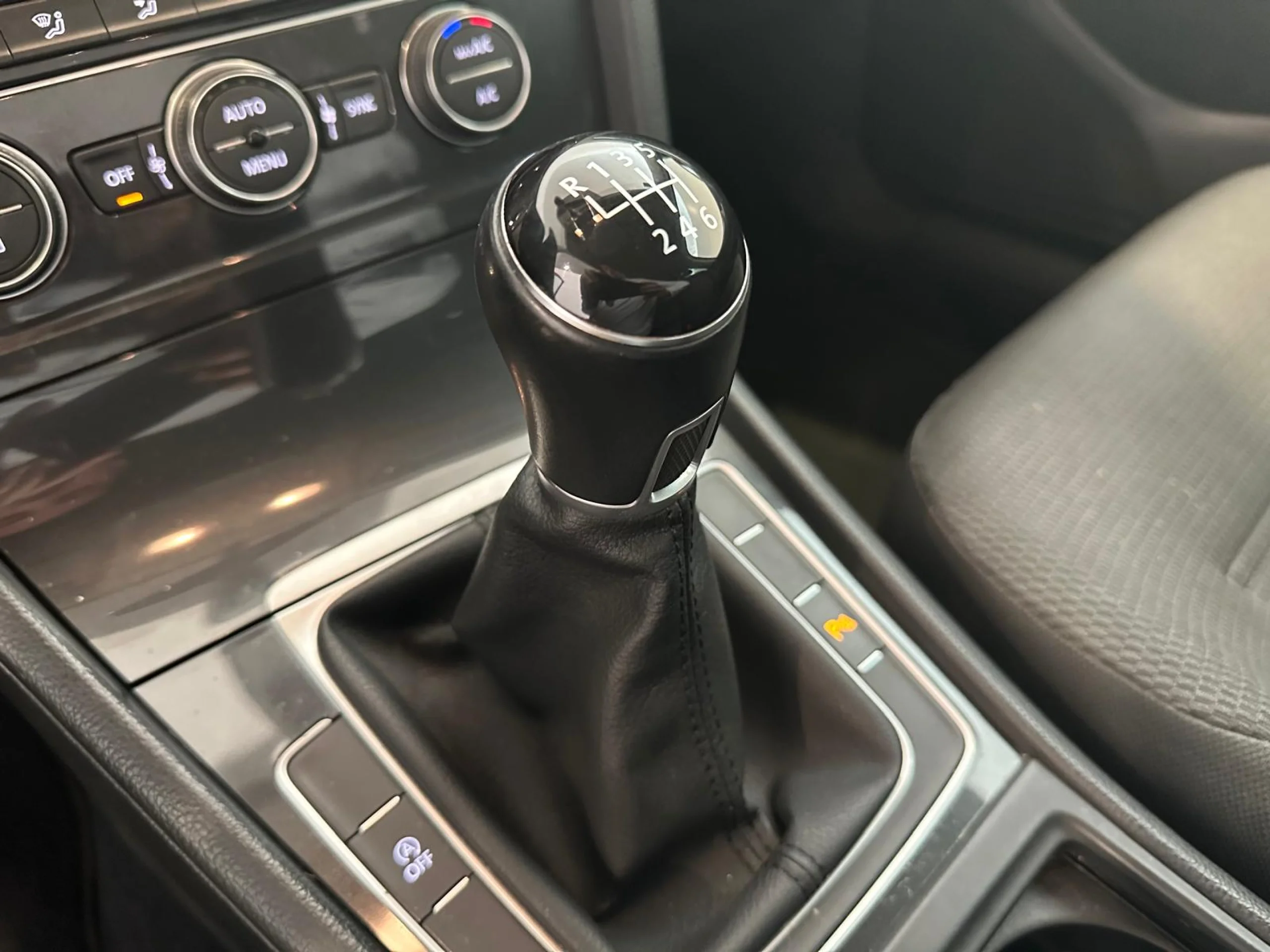 Volkswagen Golf Advance 2.0 TDI 110kW 150CV - Foto 12