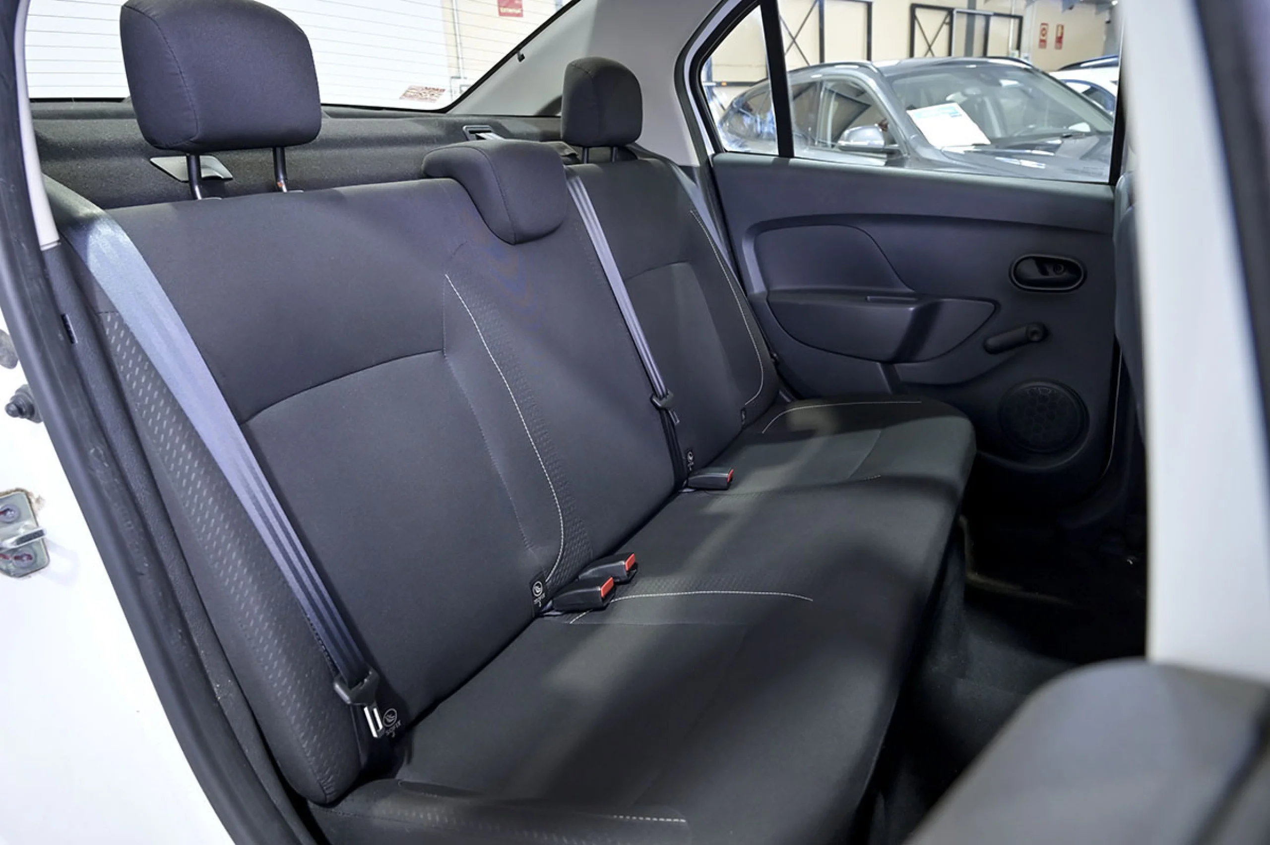 Dacia Logan Essential 1.0 55kW 75CV - Foto 18