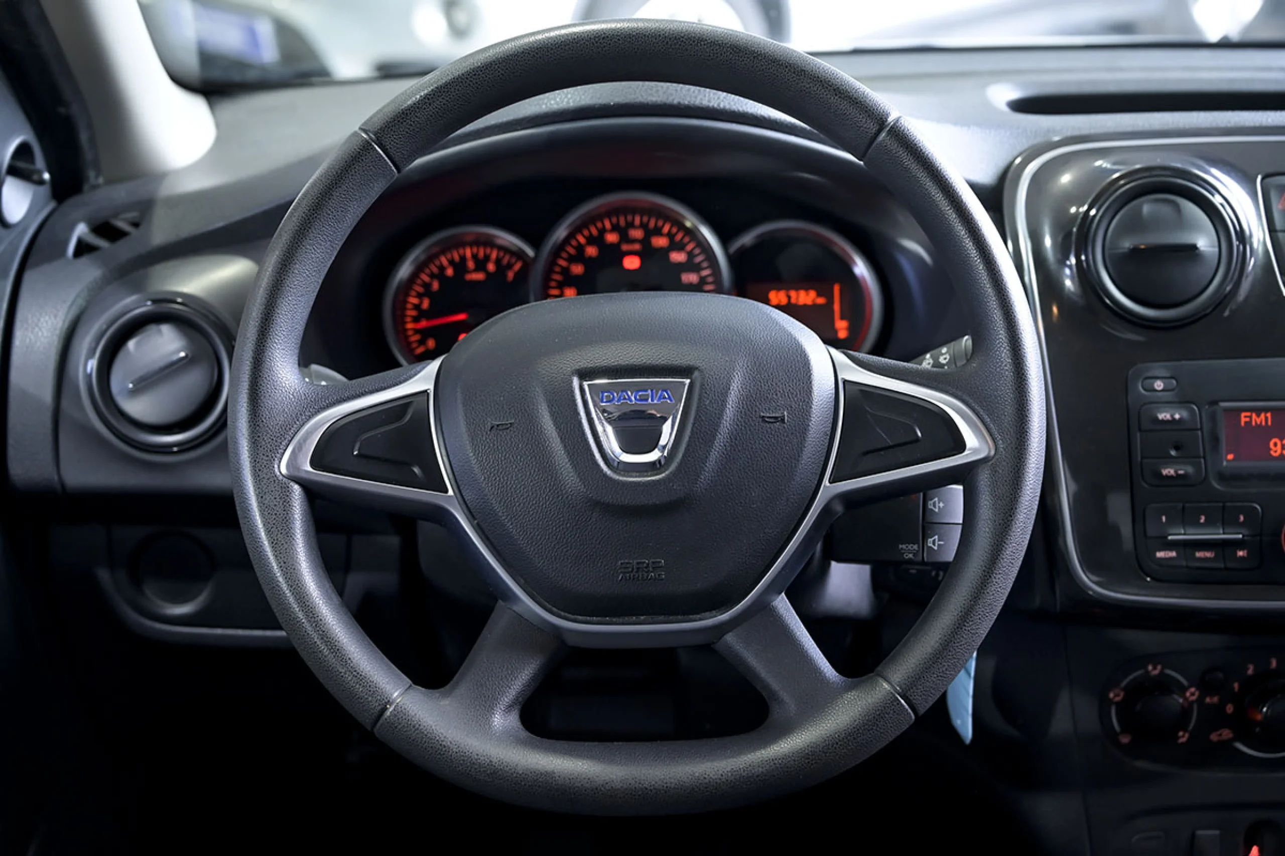 Dacia Logan Essential 1.0 55kW 75CV - Foto 23