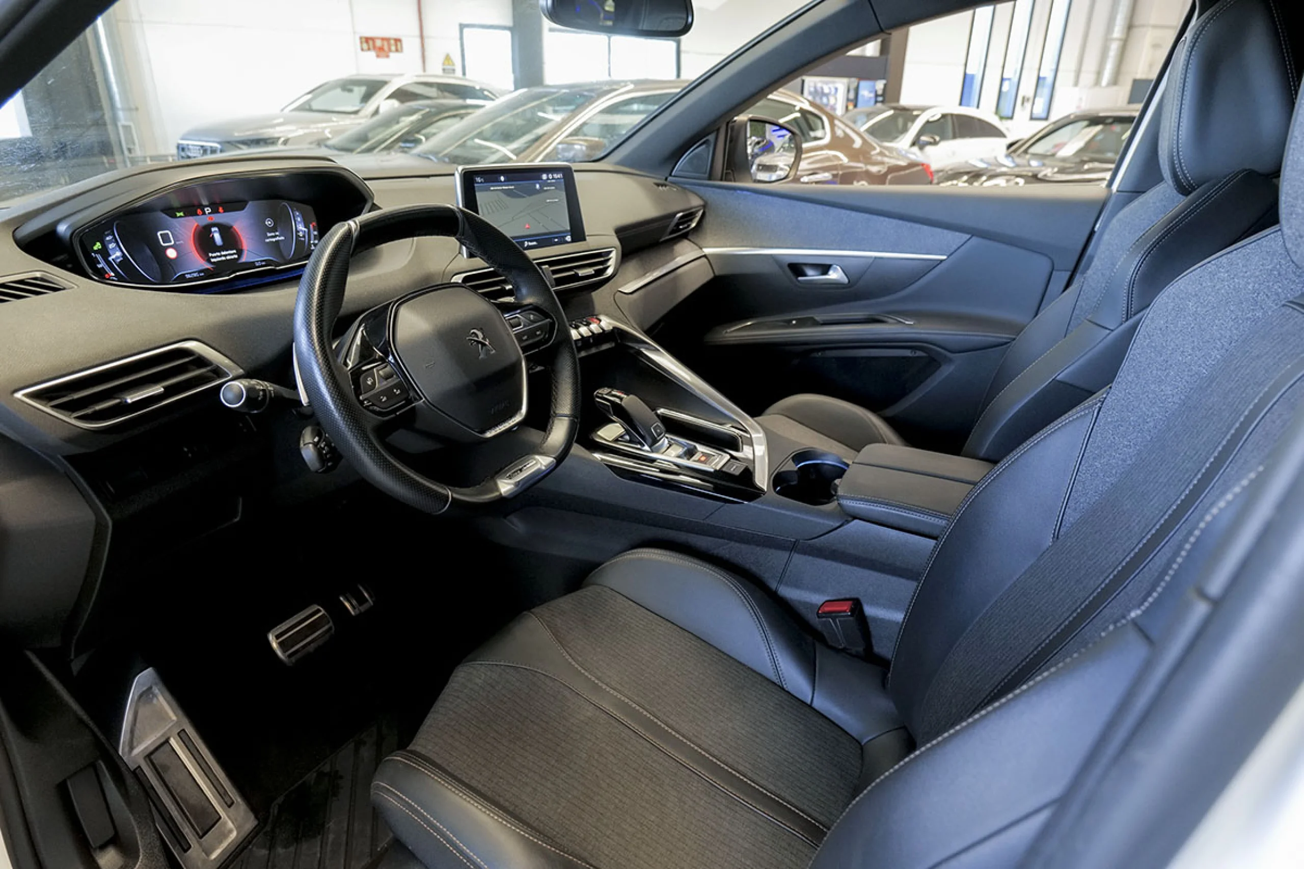 Peugeot 5008 GT Line 1.6 PureTech 132kW 180CV EAT8 - Foto 4