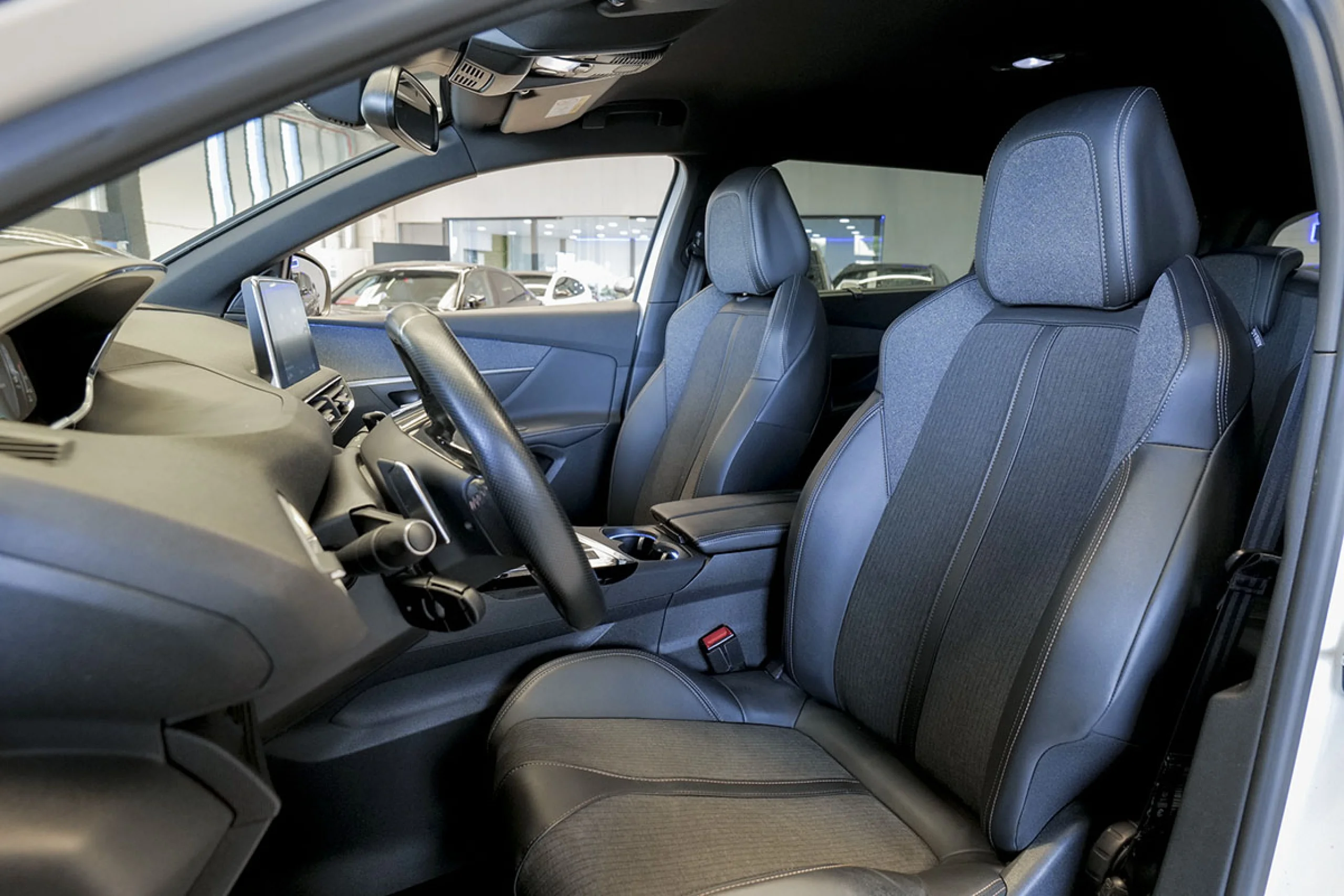 Peugeot 5008 GT Line 1.6 PureTech 132kW 180CV EAT8 - Foto 35