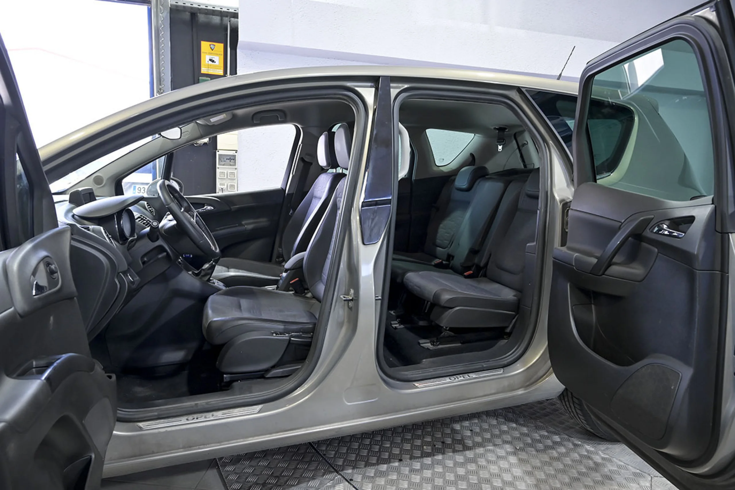 Opel Meriva 1.4 XER Selective - Foto 13