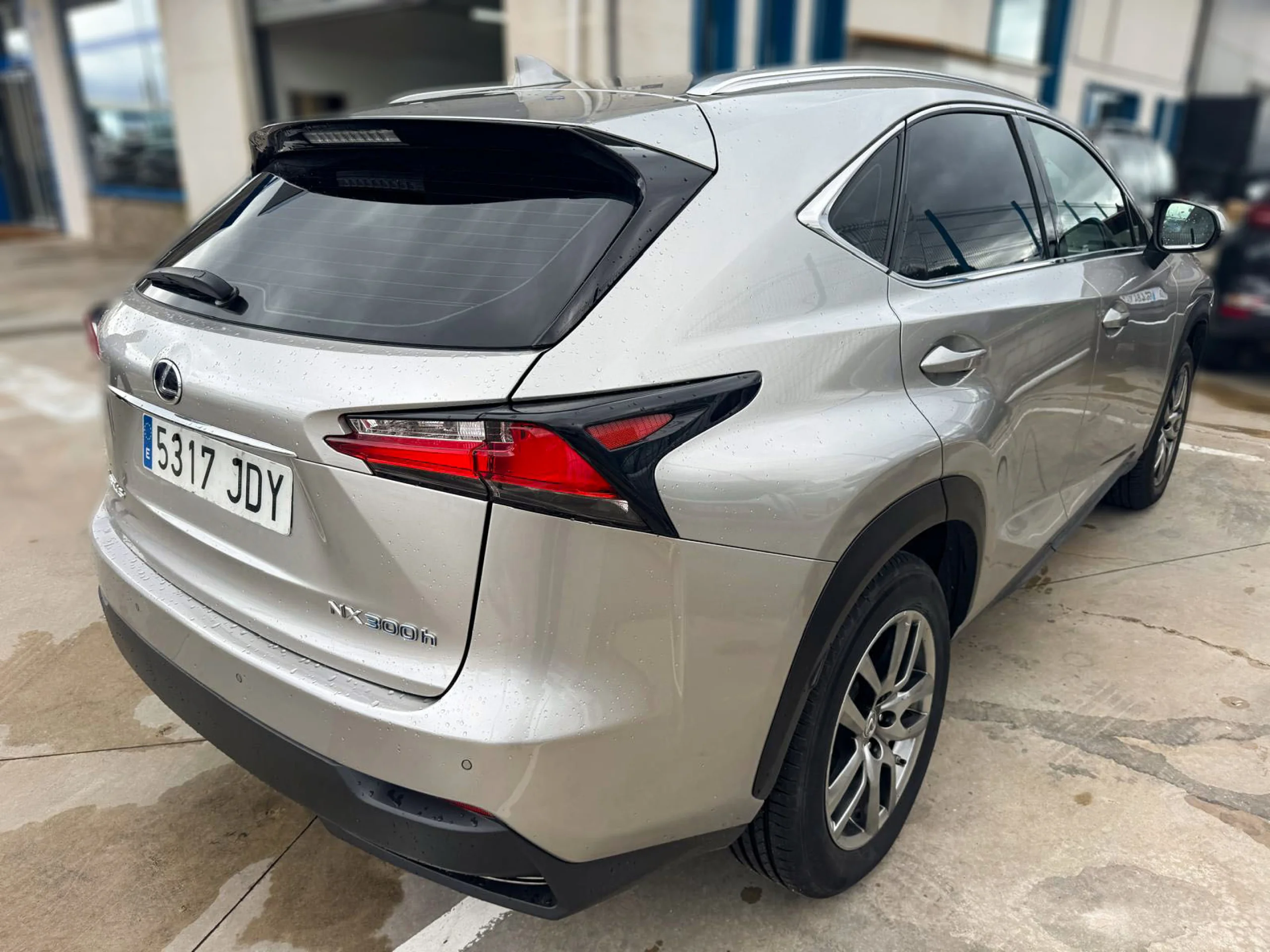 Lexus NX 300h Executive Navigation 4WD - Foto 4