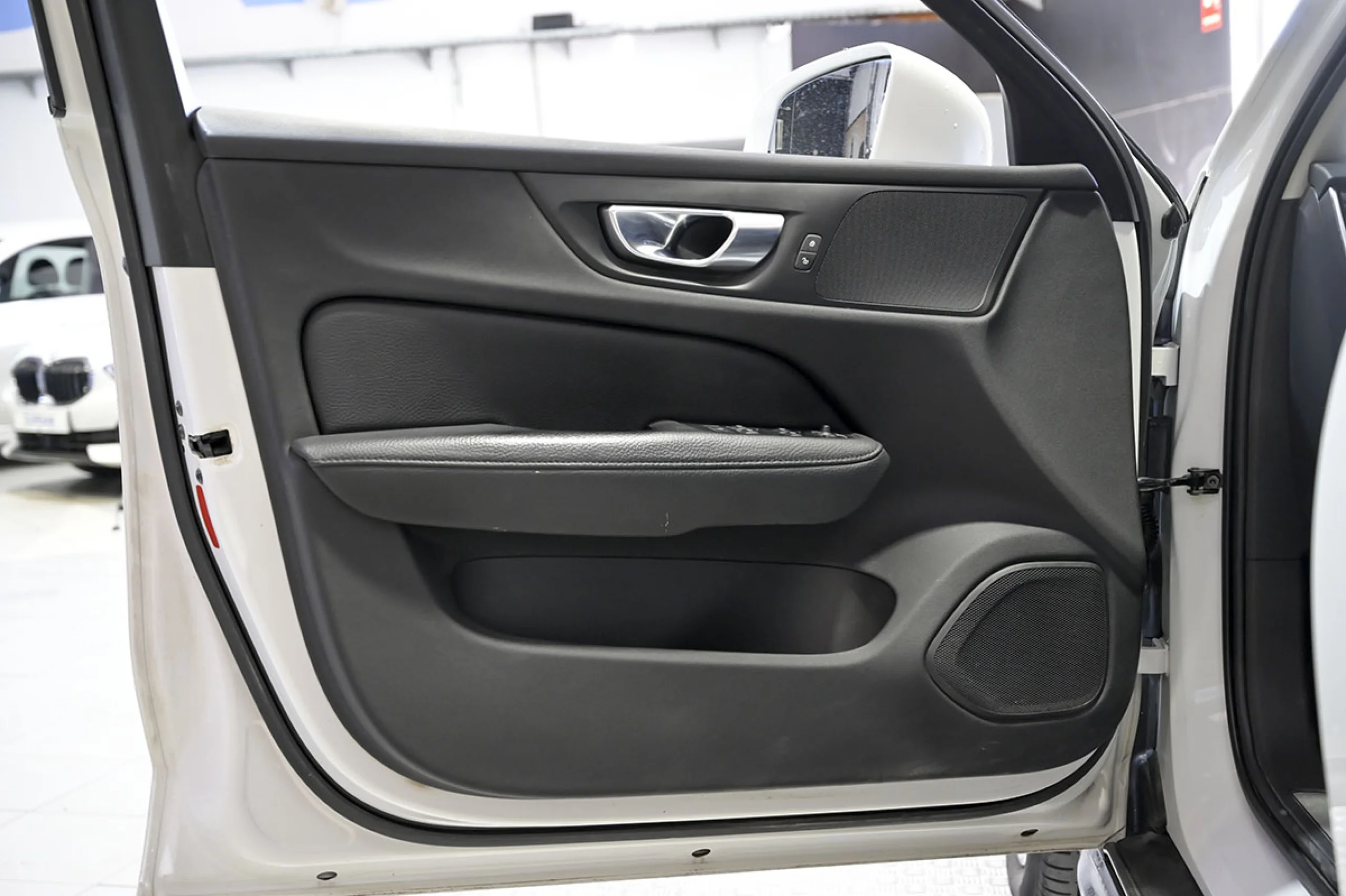 Volvo V60 Cross Country 2.0 B4 D AWD Cross Country Pro AUTO - Foto 21